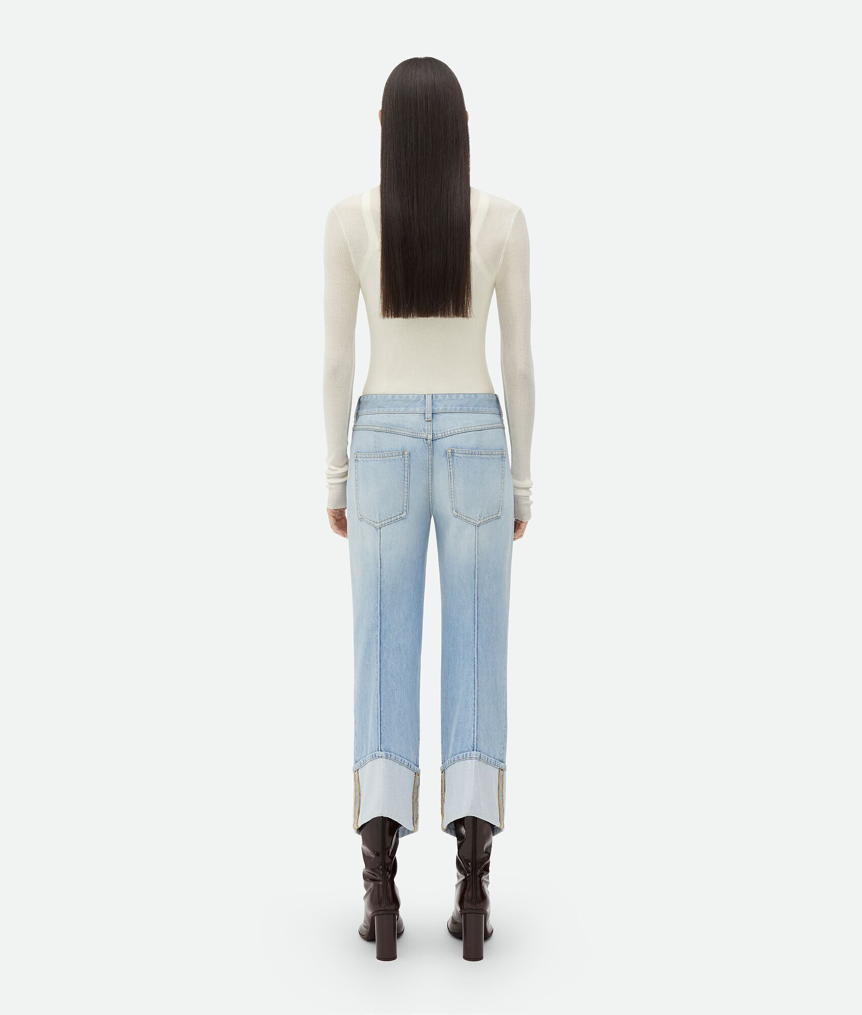 o1n1vont1225 Curved Shape Denim Jeans in Blue