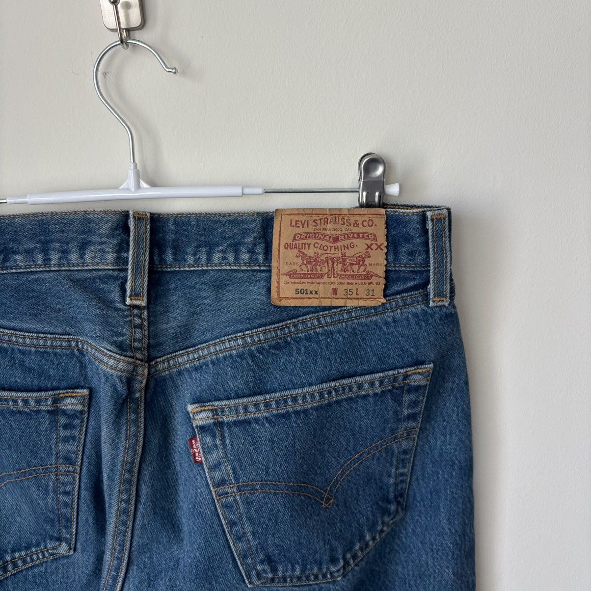 Levi's Vintage 501xx Denim Jeans Size 35 (Fits 32) Made in USA Size US 32 / EU 48 - 2 Thumbnail