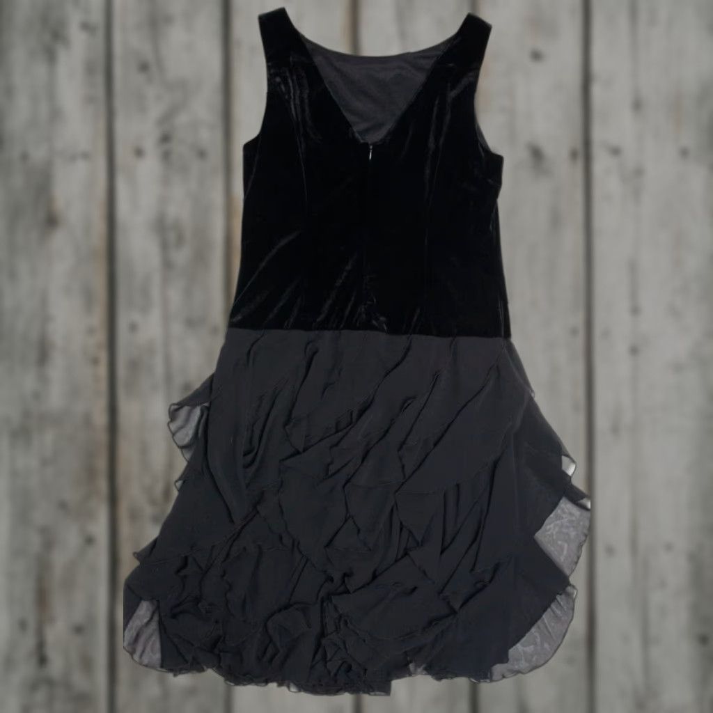 Vintage VINTAGE Jessica Howard Black Velvet Ruffle Bottom Dress XL Size 14 Elegant Size 40" / US 18 - 1 Thumbnail