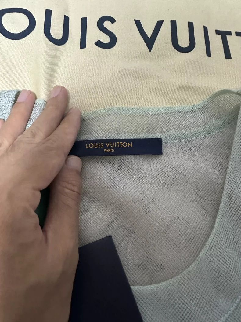 Louis Vuitton Louis Vuitton Silk yarn round collar casual short sleeve 25 Size US L / EU 52-54 / 3 - 5 Thumbnail