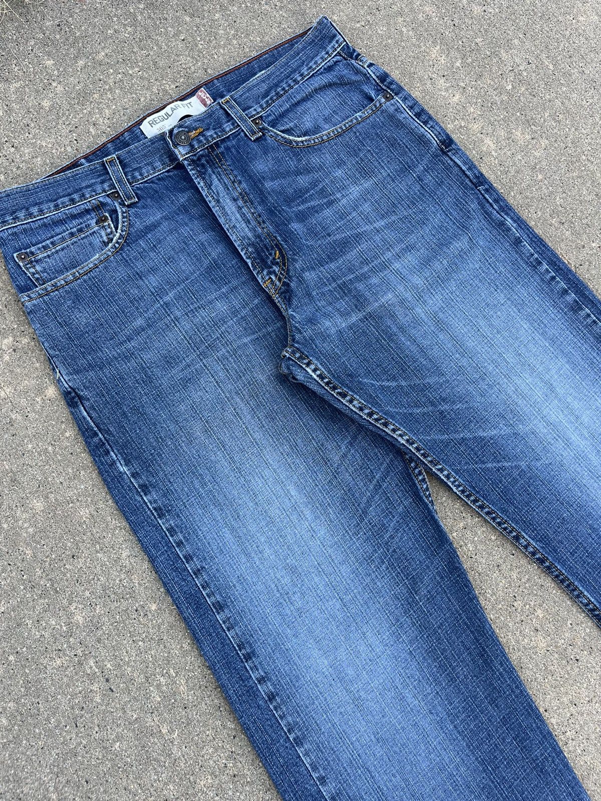 Levi's × Vintage Crazy Vintage 00’s Levi’s 505 Jeans Regular Fit Size US 34 / EU 50 - 2 Thumbnail