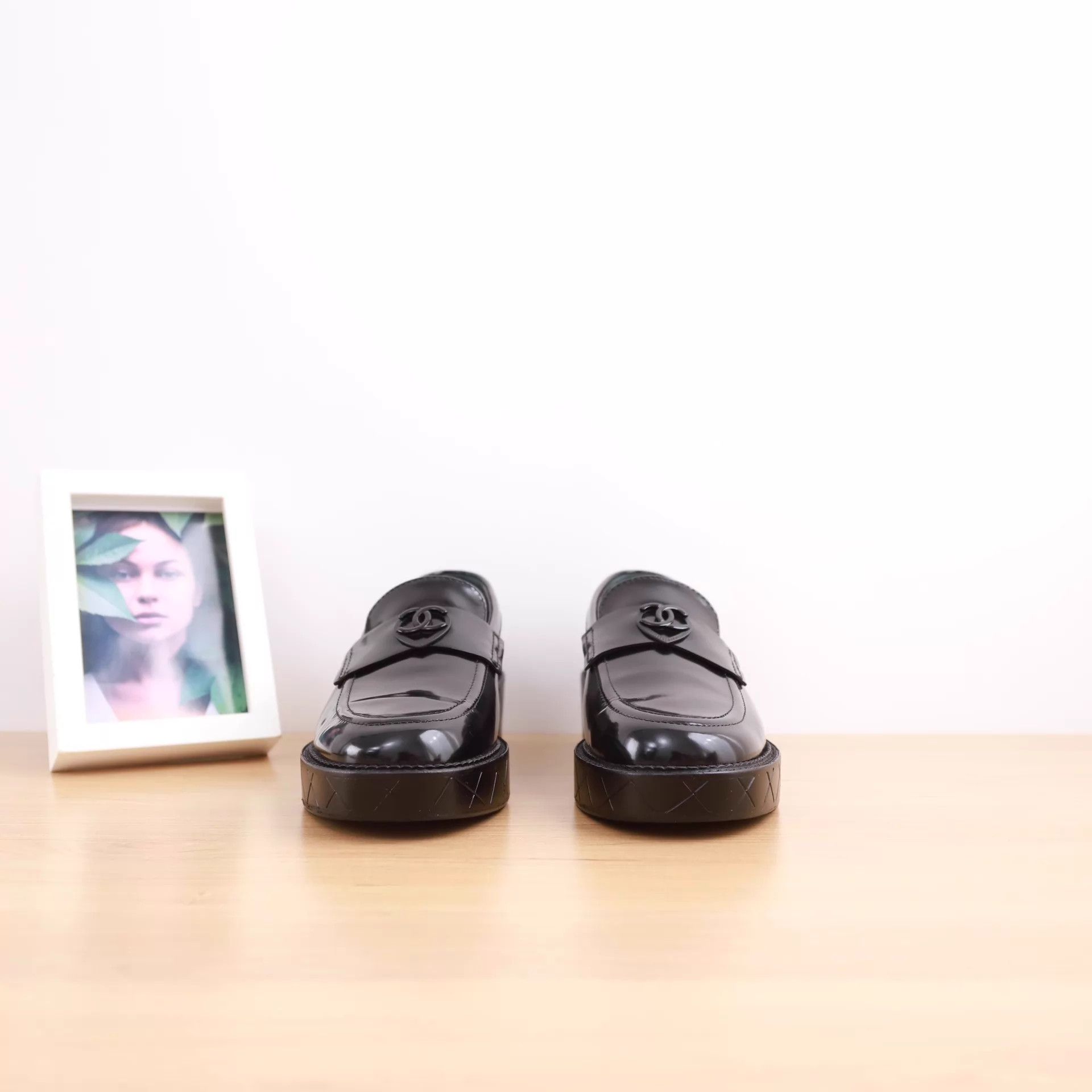 Chanel CHANEL Women's Classic Loafers 38 Size US 7.5 / IT 37.5 - 4 Thumbnail