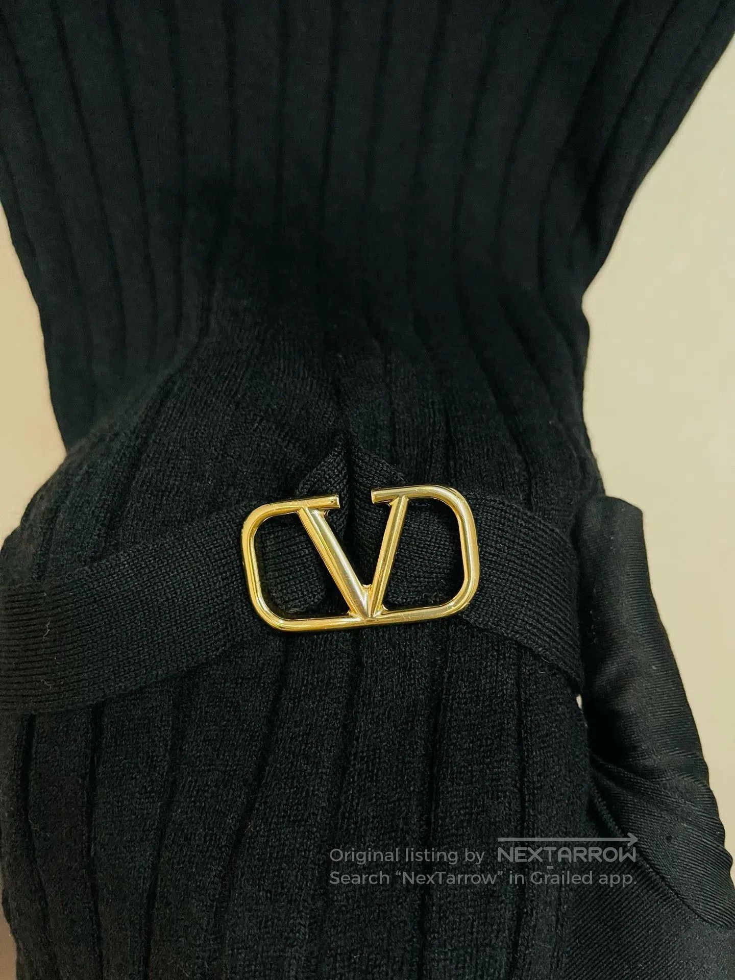 Valentino Valentino Black Short-Sleeve Logo Top. Size US L / EU 52-54 / 3 - 2 Thumbnail