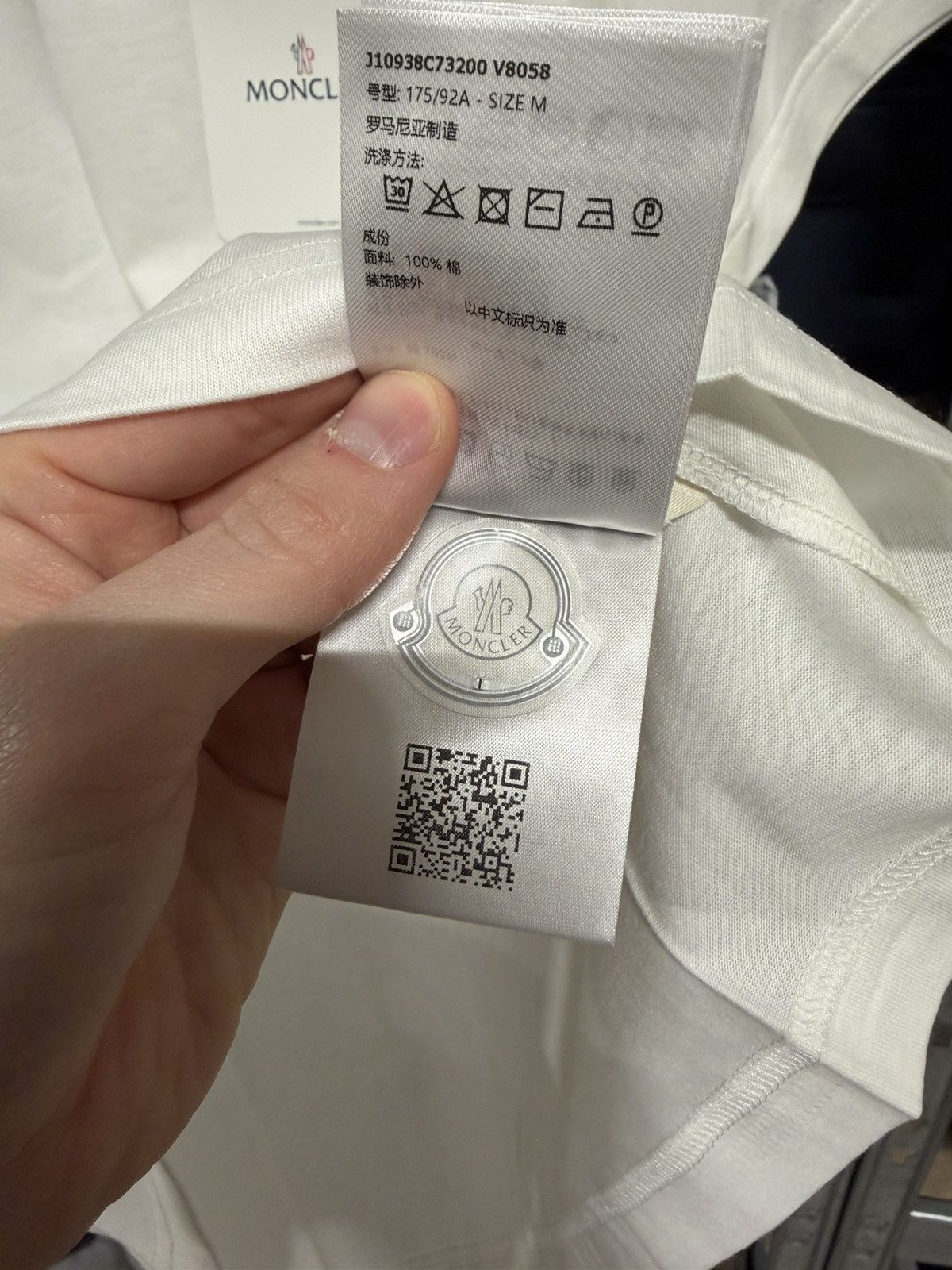 Moncler Moncler Patch Logo T-Shirt NEW 350$ Size L / US 10 / IT 46 - 7 Thumbnail