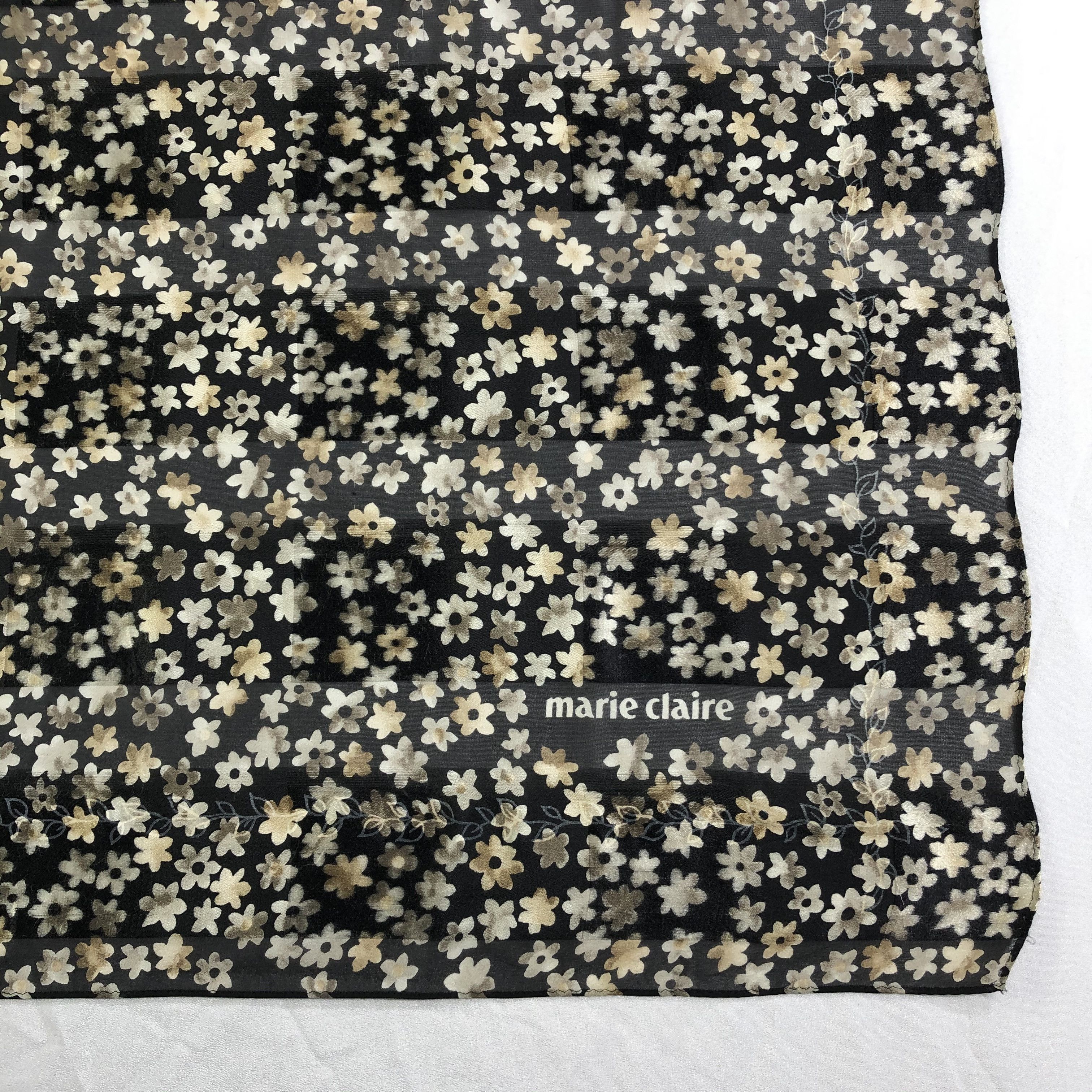 Vintage Vintage Marie Claire Silk Scarf Size ONE SIZE - 3 Thumbnail
