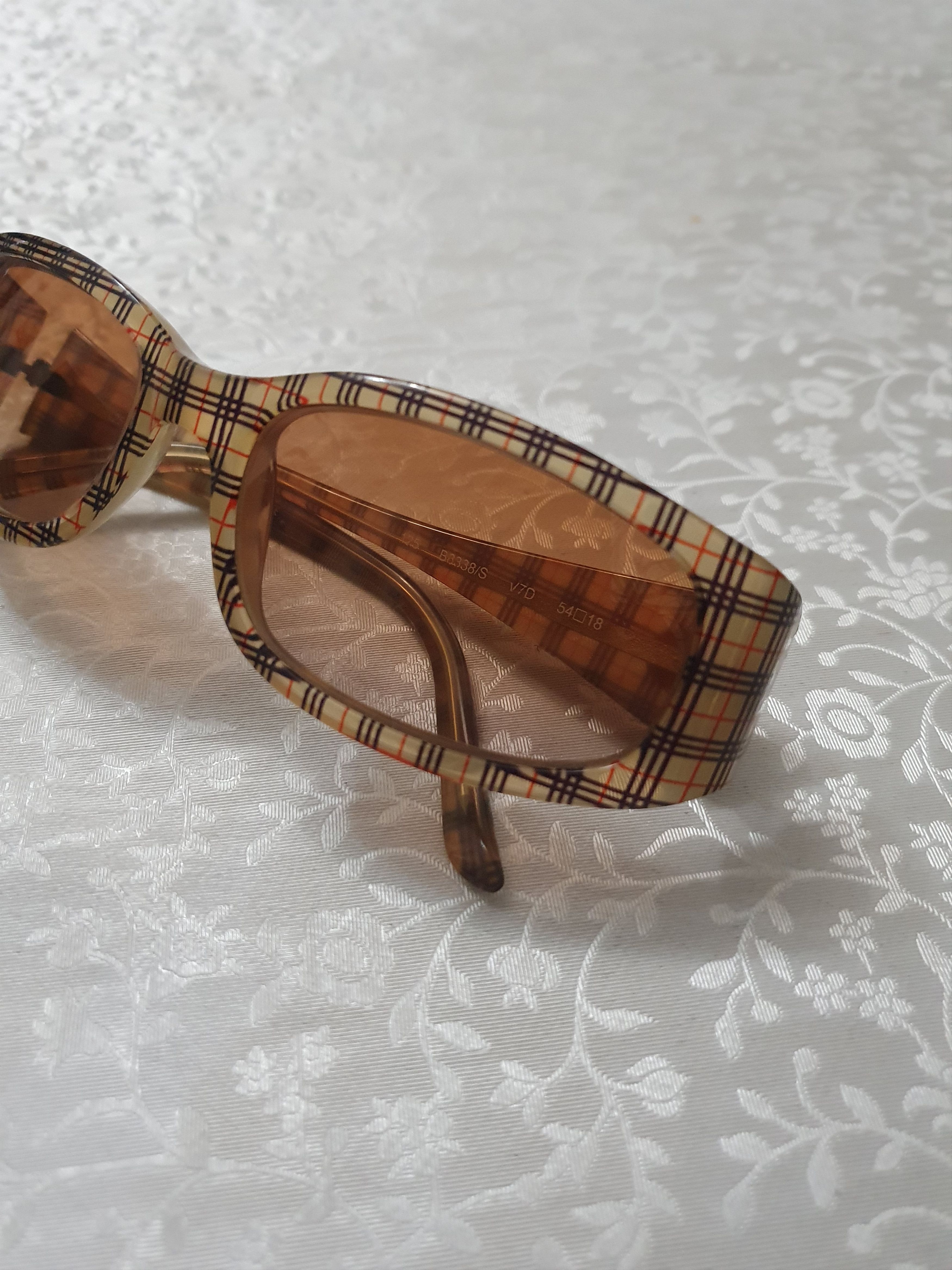 00's Burberry Vintage Y2k Nova-Check Retro-Punk Sunglasses