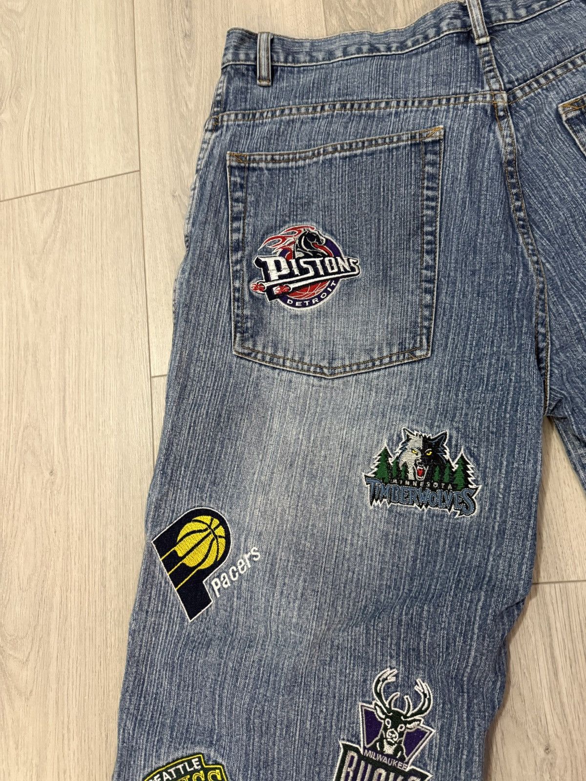 NBA Late 2000s NBA UNK Patch Team Logos Blue Baggy Jeans (37x33) Size US 37 - 8 Thumbnail
