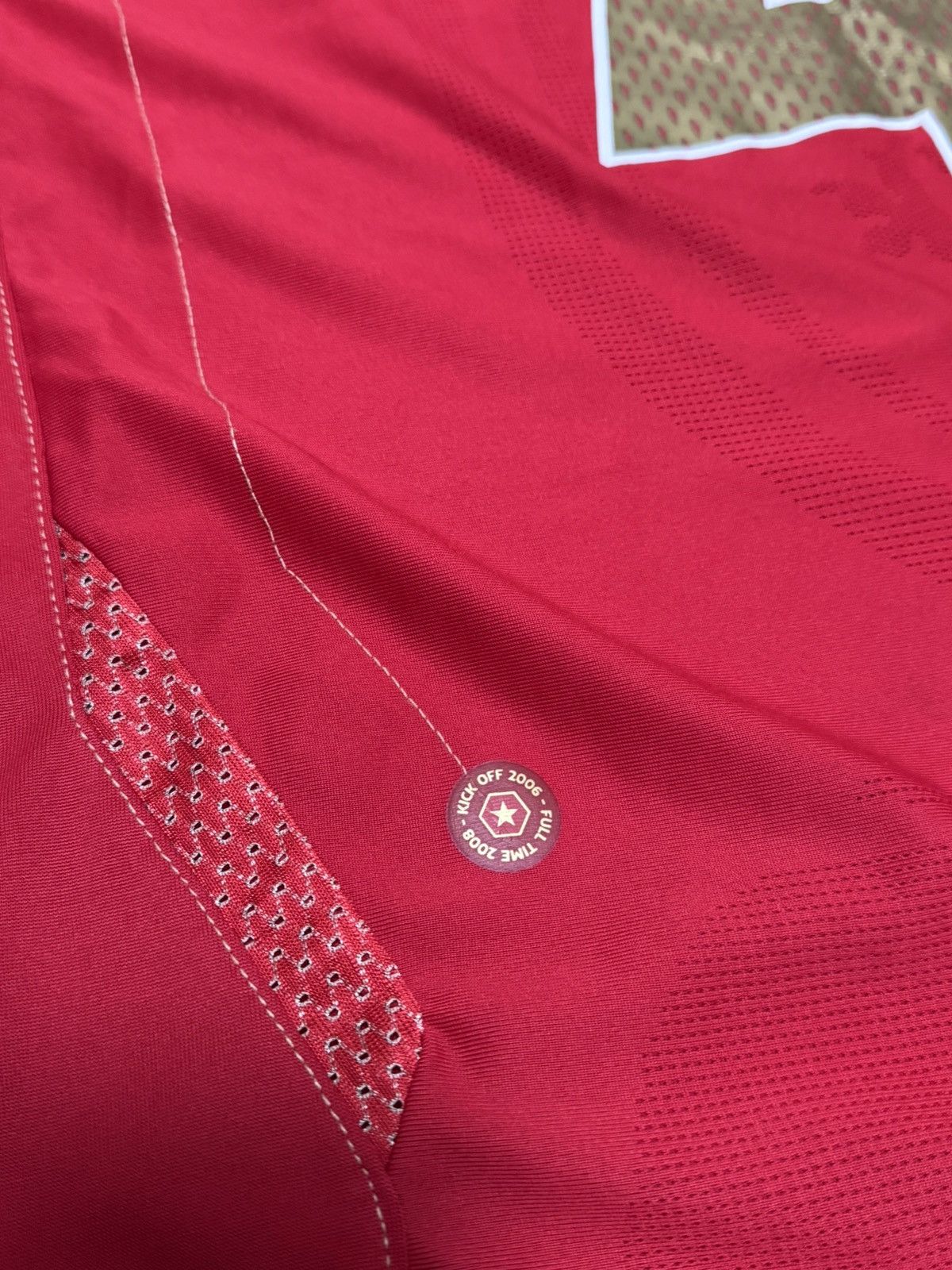 Umbro Steven Gerrard #4 England Soccer 2006 Team Umbro Jersey Size US M / EU 48-50 / 2 - 4 Thumbnail