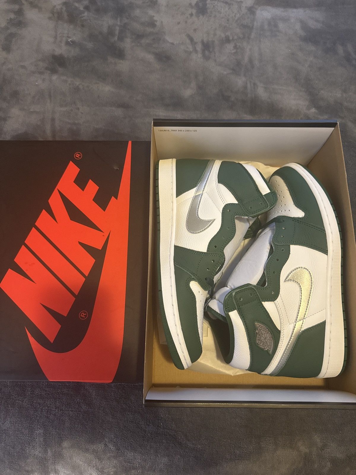 Jordan Brand Jordan 1 Retro High OG Gorge Green Size US 11 / EU 44 - 5 Thumbnail