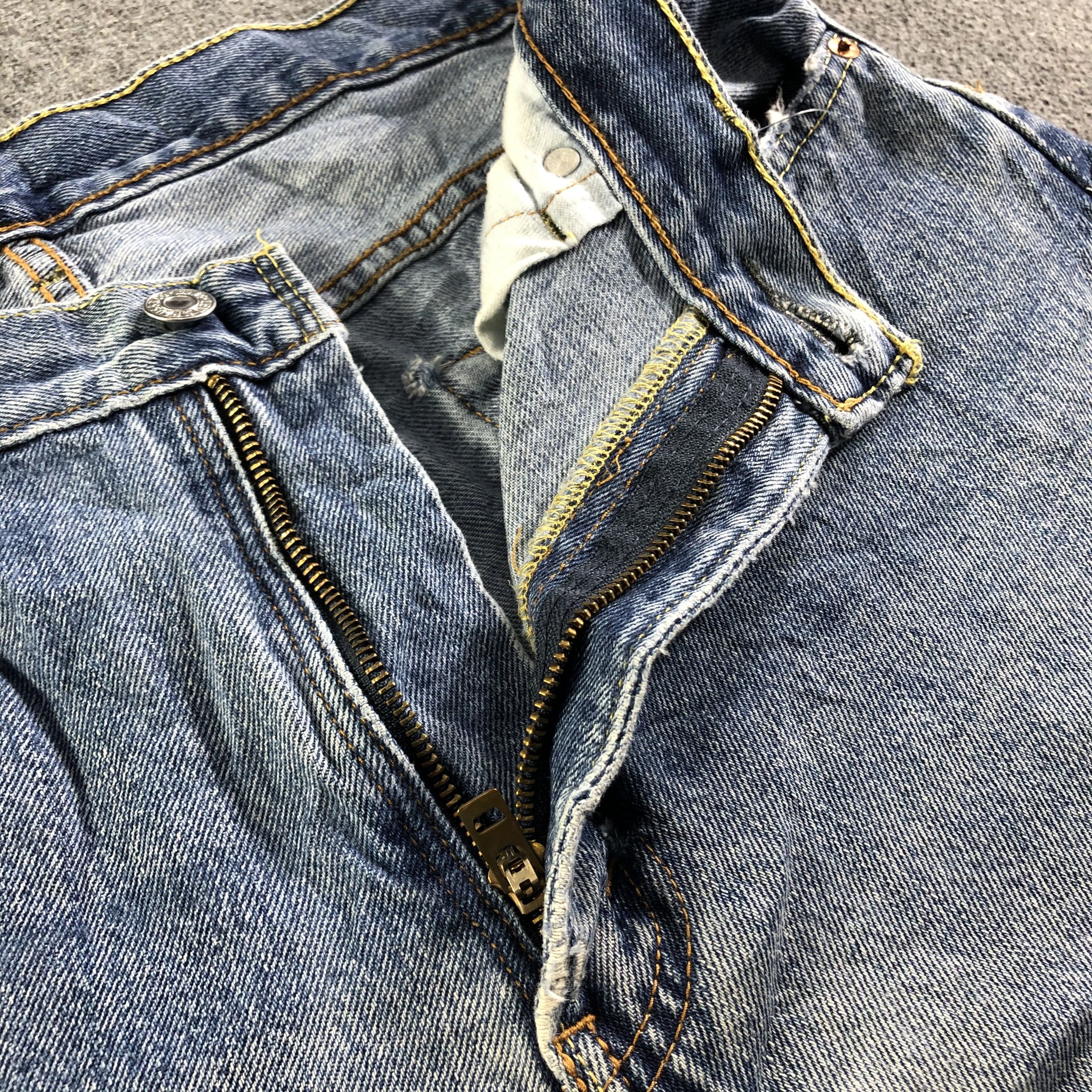 Levi's Vintage Blue Wash Levis 550 Jeans-J4322 Size US 33 - 8 Thumbnail