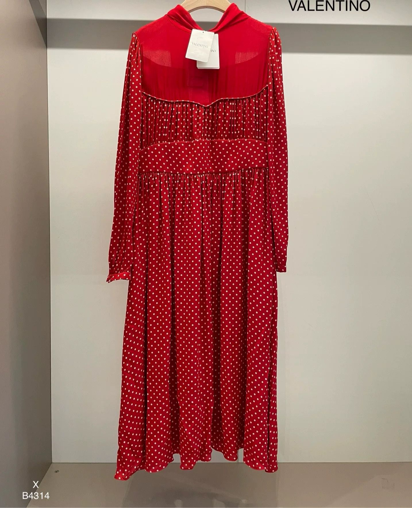 Valentino Valentino Red Polka Dot Dress Size L / US 10 / IT 46 - 1 Thumbnail