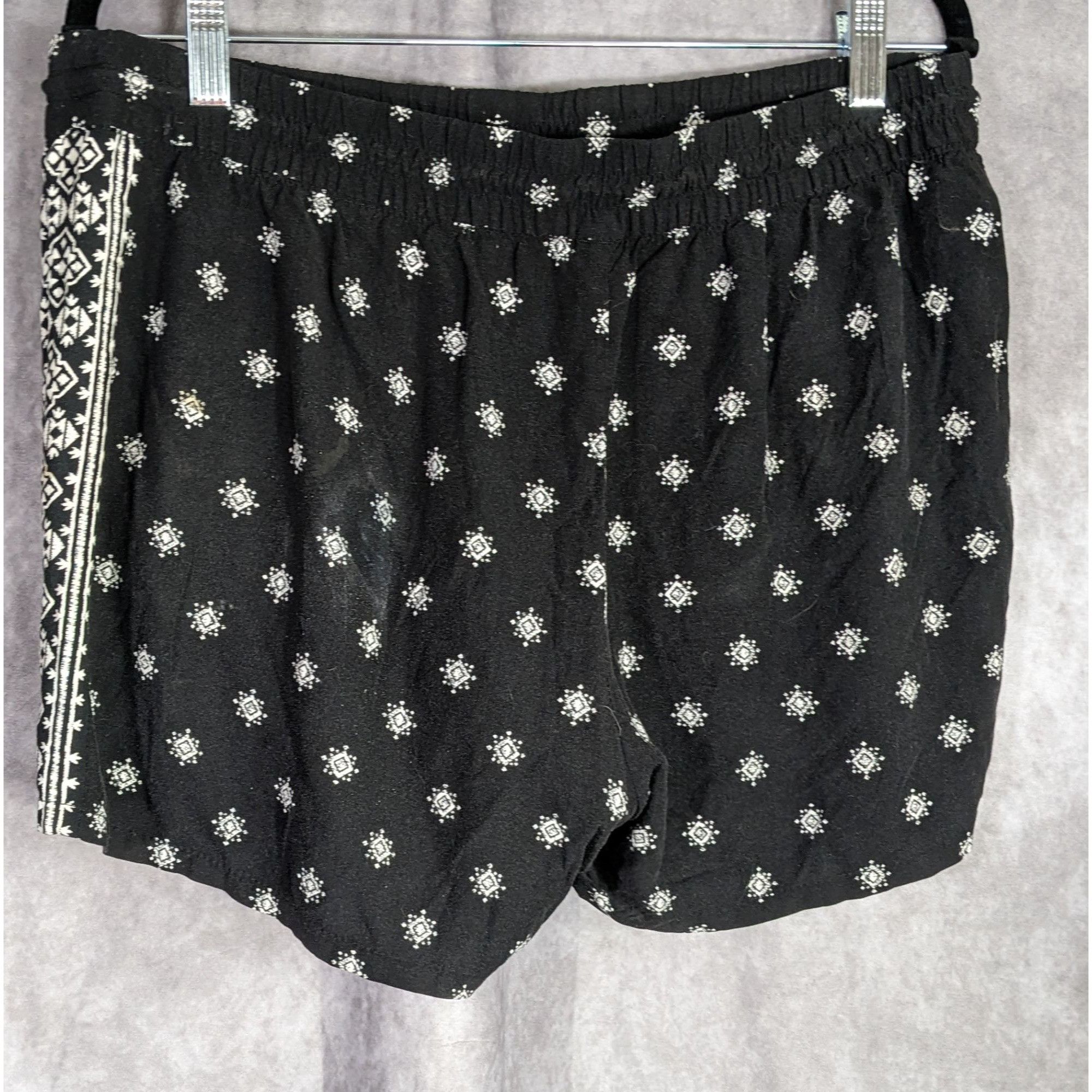 Old Navy Old Navy Womens Boho Black & White Printed Shorts Size 34" / US 12 / IT 48 - 10 Thumbnail
