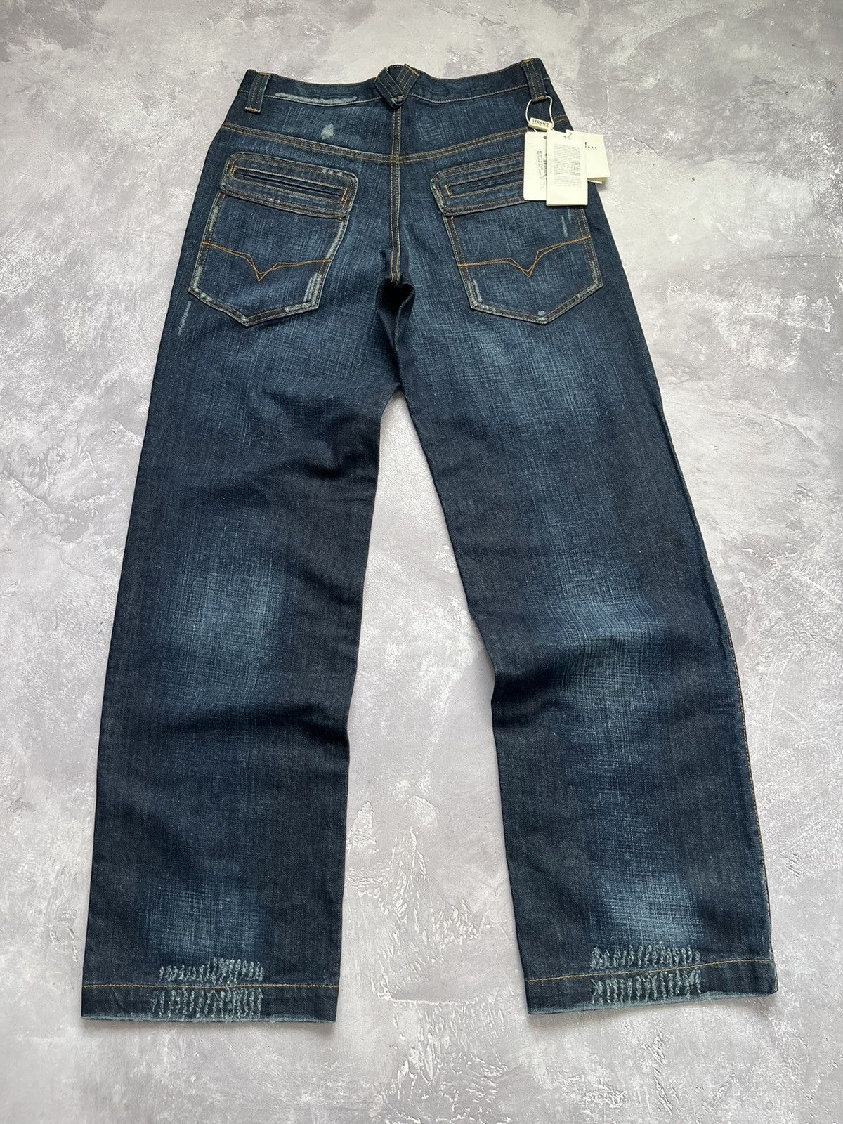 Versace Jeans Couture VINTAGE VERSACE JEANS COUTURE BAGGY PANTALONE VEST. DENIM Size US 30 / EU 46 - 13 Thumbnail