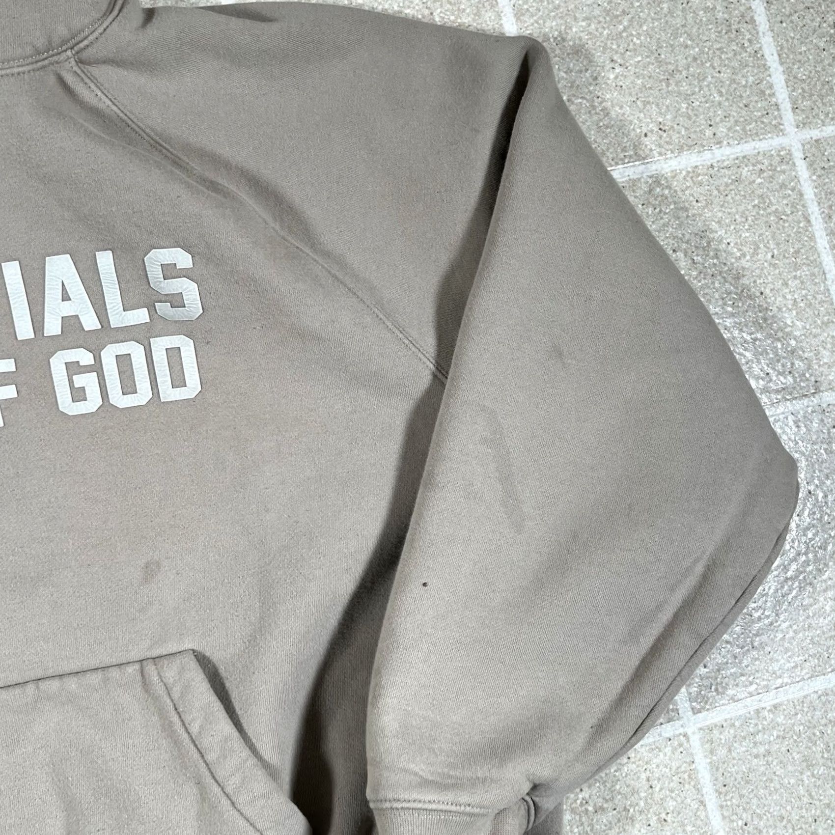 Fear of God Fear of God Essentials Hoodie Womens Size S Pullover Beige Activewear Pit to Pit 22 inches Length 21.5 inches Size S / US 4 / IT 40 - 3 Thumbnail