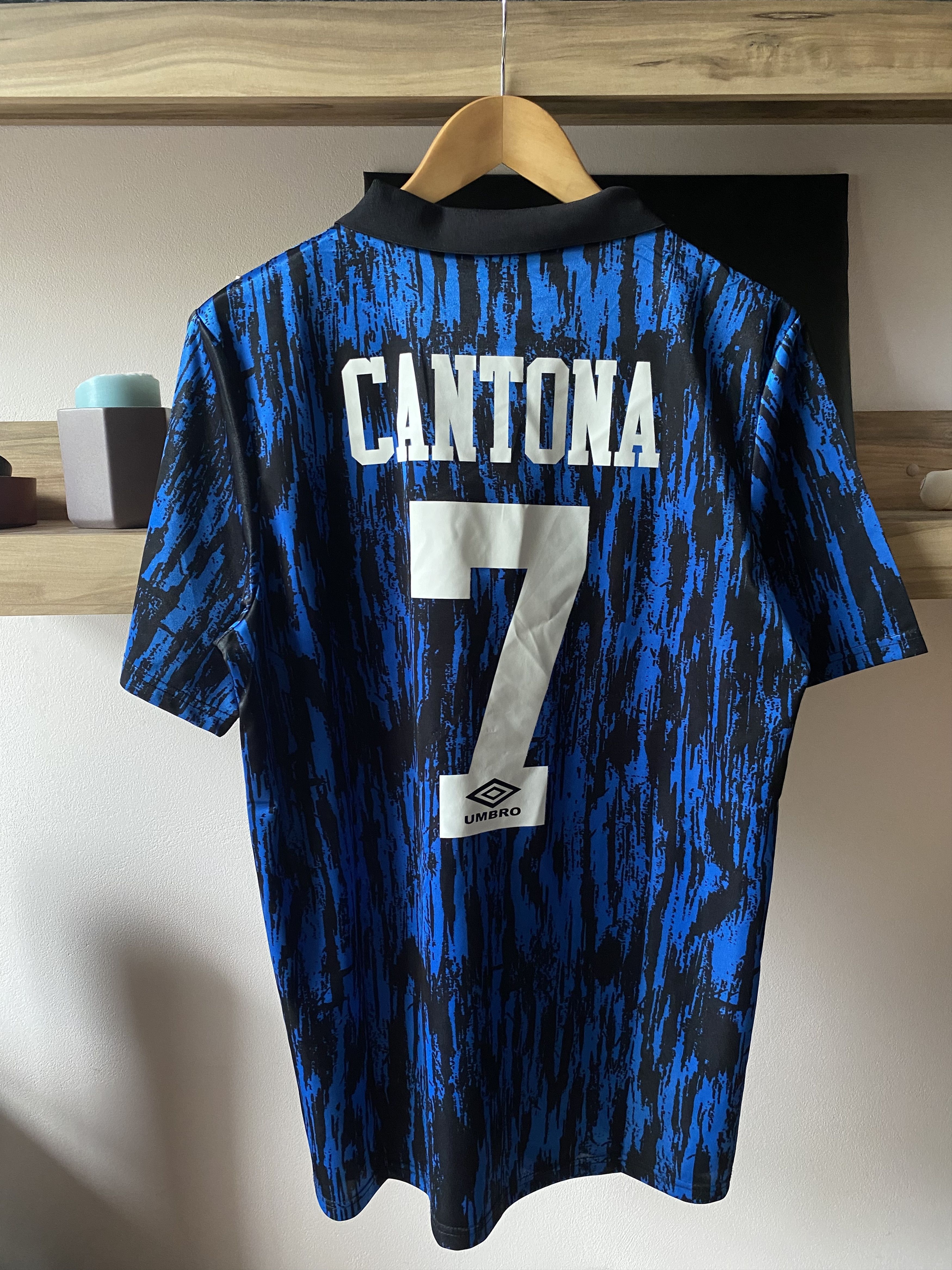 Umbro Manchester United 1993-94 Jersey Reissue Umbro Cantona 7 Size US L / EU 52-54 / 3 - 2 Thumbnail