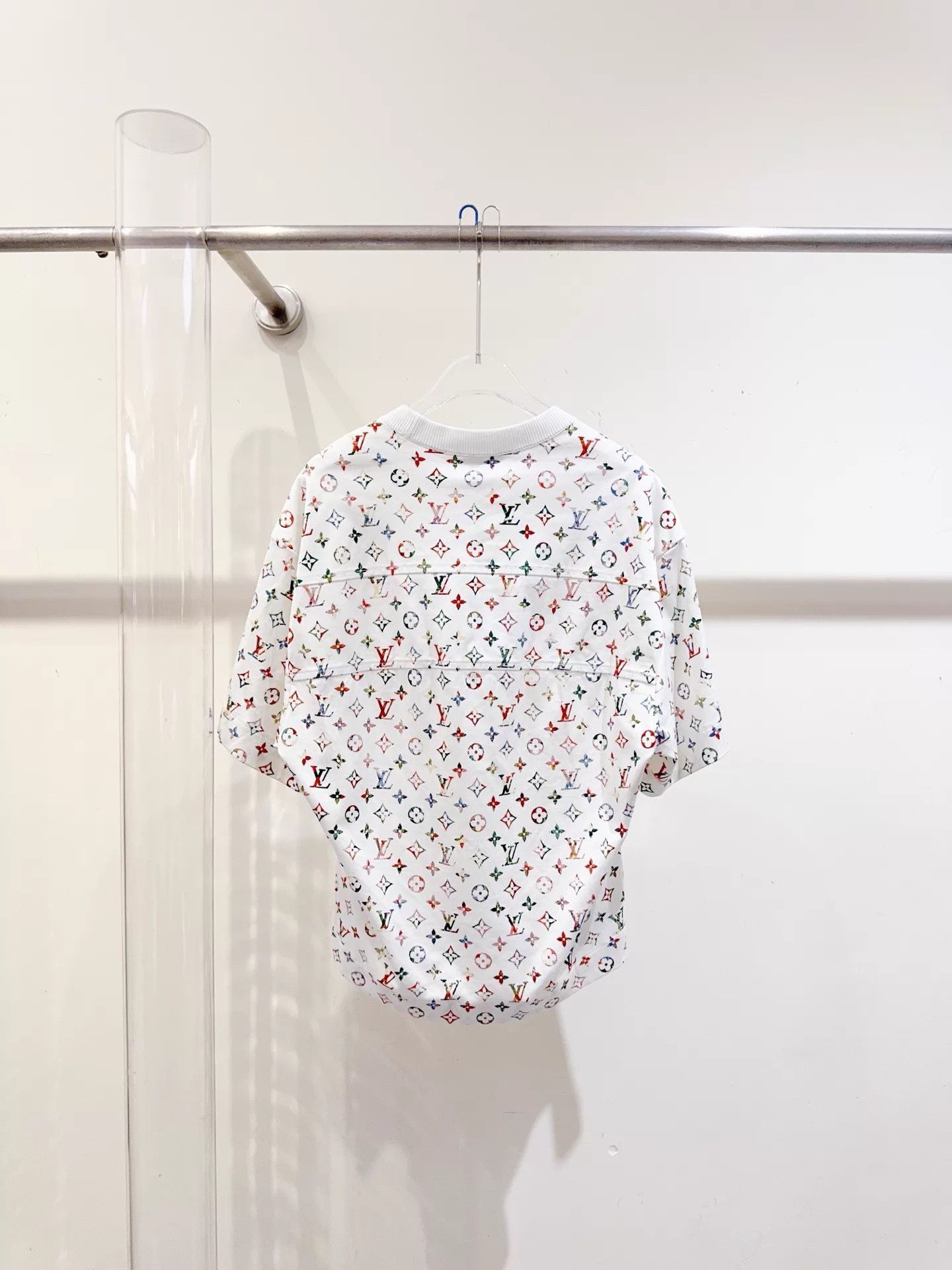 Louis Vuitton LV Full Logo Short Sleeve Tee XS Size XS / US 0-2 / IT 36-38 - 3 Thumbnail