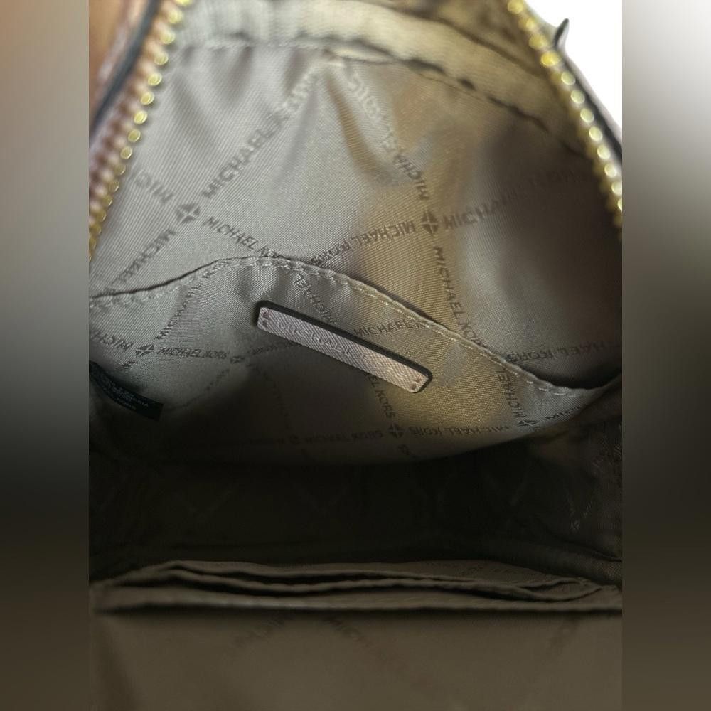 Designer Michael Kors MK Signature Phone Crossbody Bag Size ONE SIZE - 5 Thumbnail