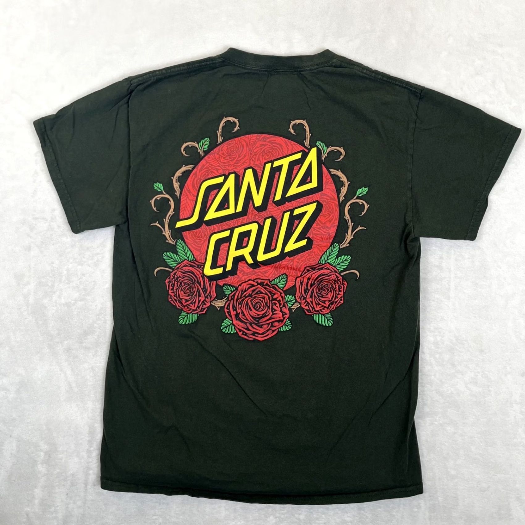 Vintage Vintage Santa Cruz Skateboard Tee Size Medium Green Roses Logo Y2K Size US M / EU 48-50 / 2 - 2 Thumbnail