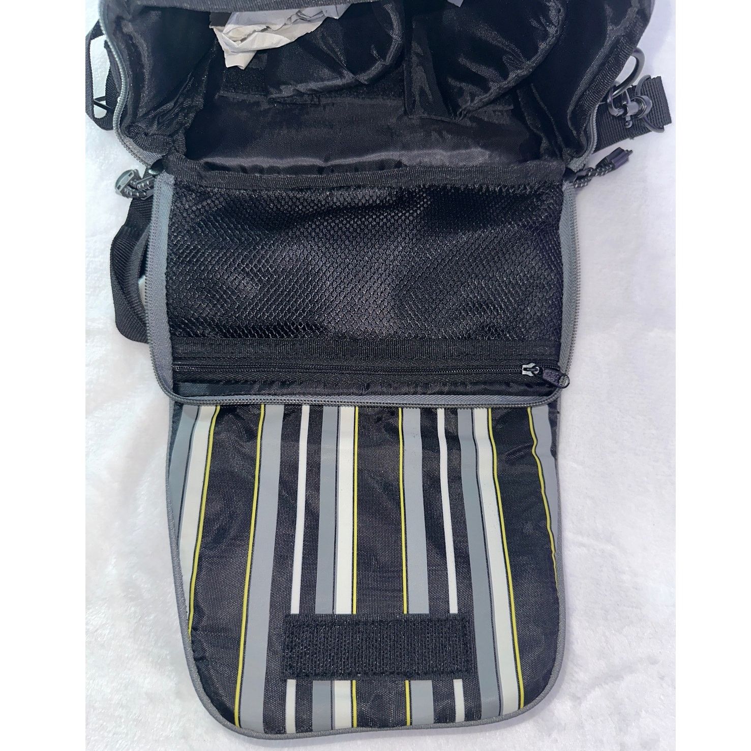 Eddie Bauer Eddie Bauer Gray and Black SLR Camera Bag New With Tags Size ONE SIZE - 8 Thumbnail