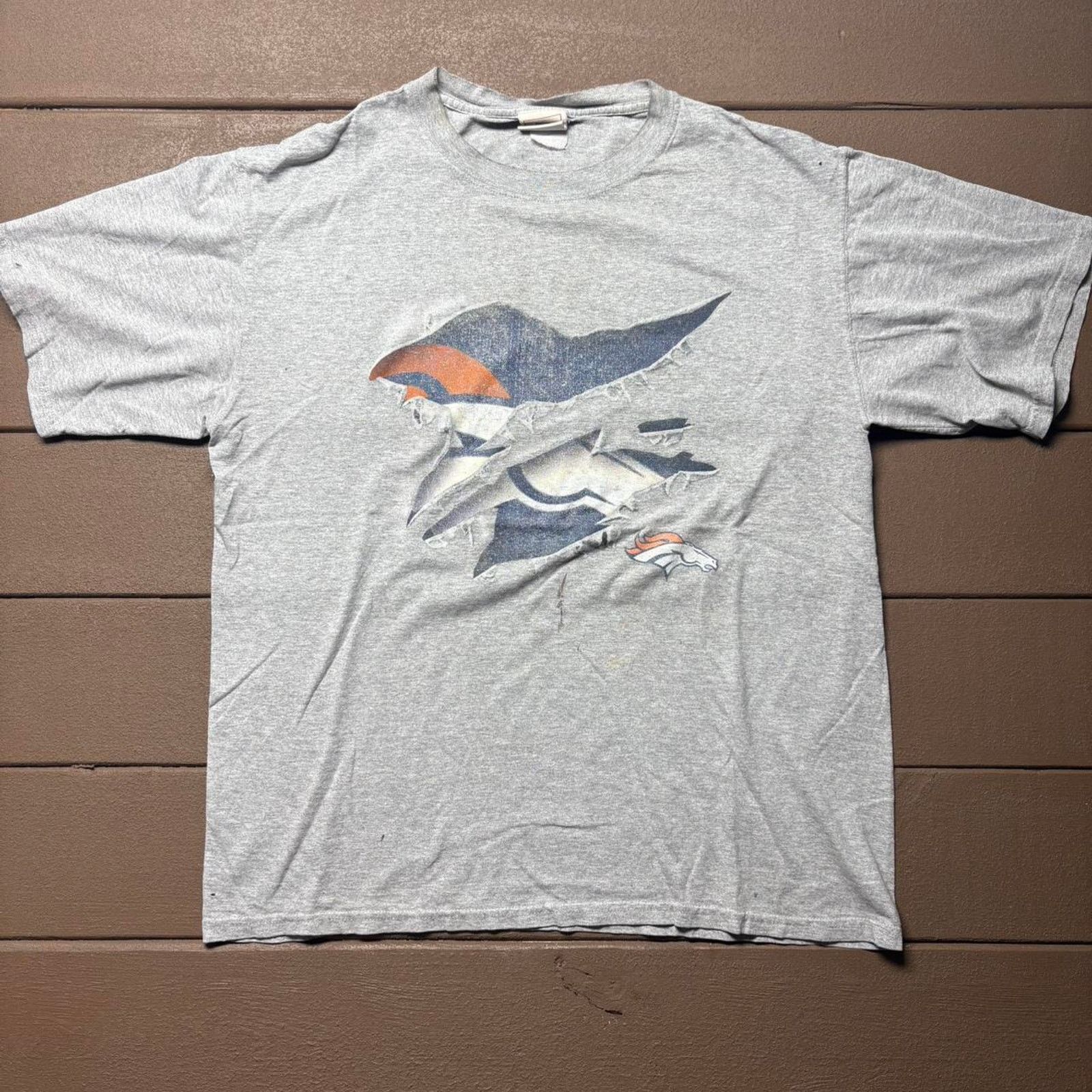 NFL Grey Vintage NFL Denver Broncos Graphic Shirt Size US XL / EU 56 / 4 - 1 Thumbnail