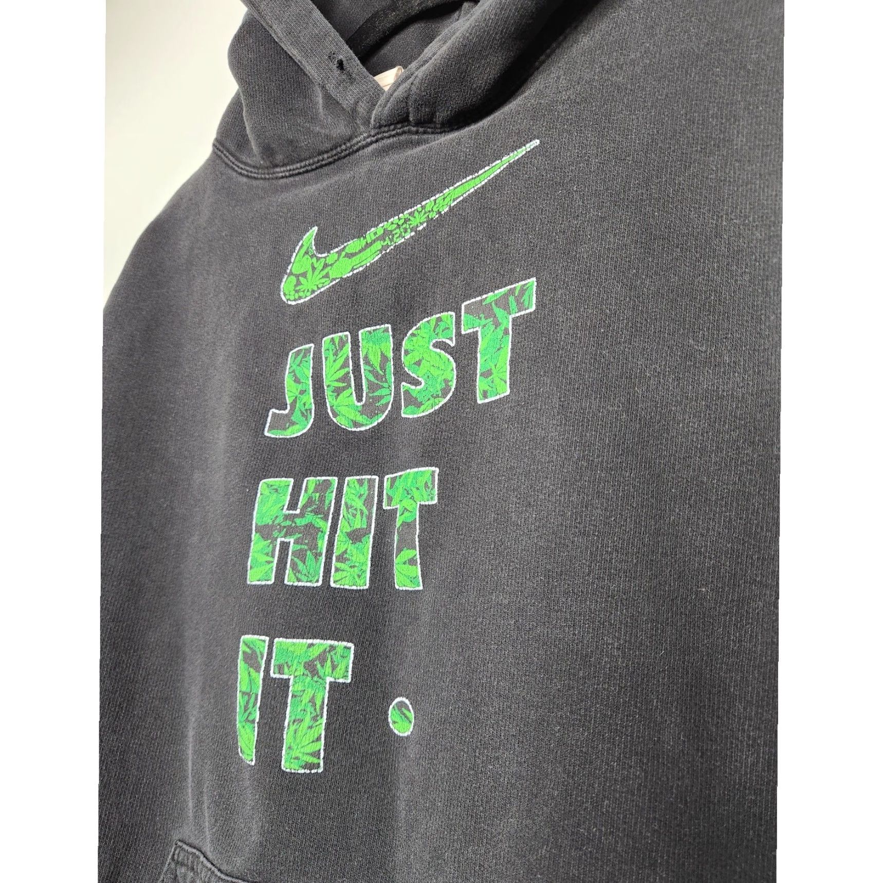 Nike VINTAGE Nike Sweatshirt Hoodie Just Hit It Week Flower Black 2XL Unisex Adults Pullover Mens Womens Size US XXL / EU 58 / 5 - 4 Thumbnail