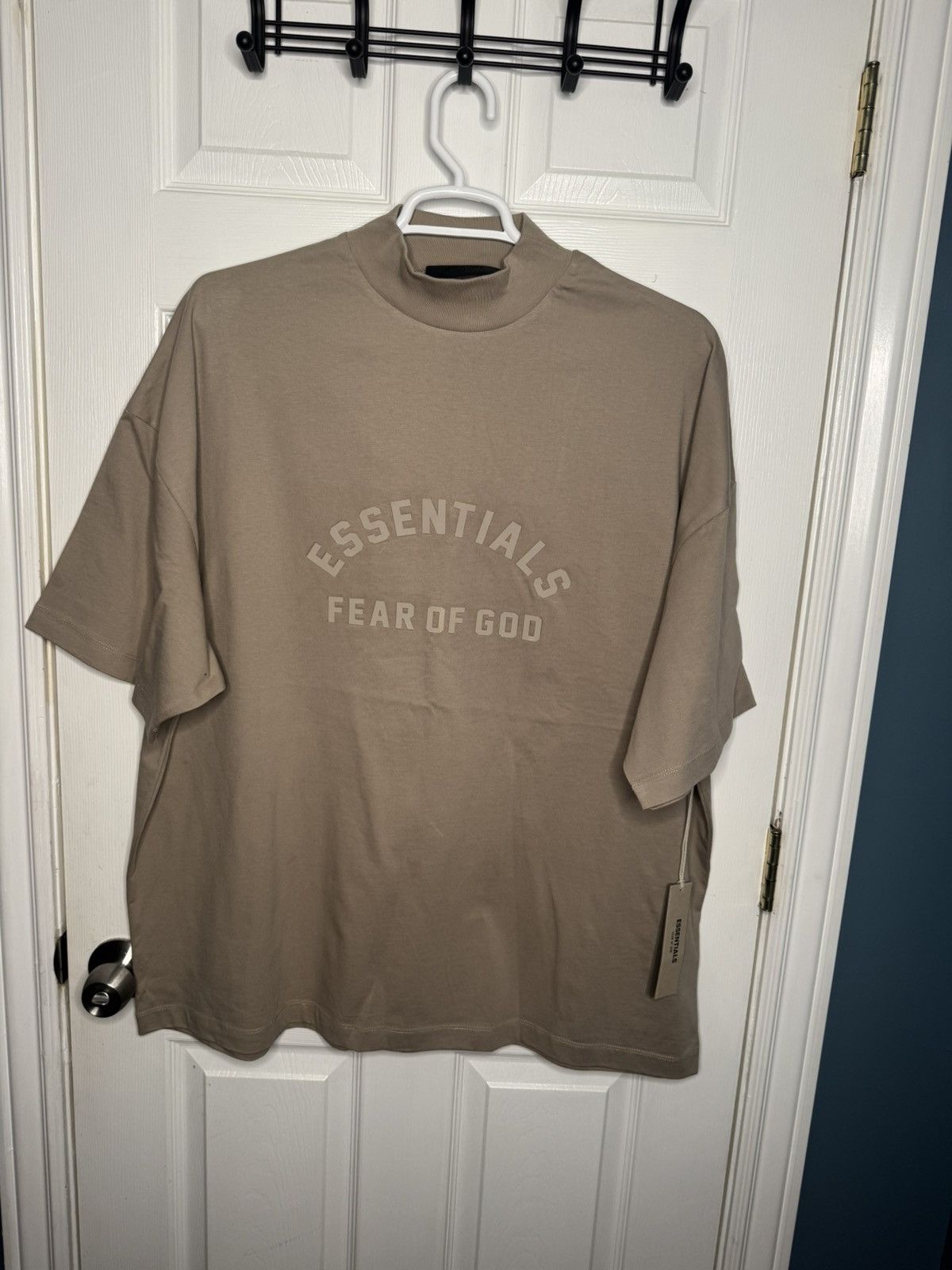 Fear of God Fear of God ESSENTIALS Short Sleeve Mock Neck shirt Size US L / EU 52-54 / 3 - 1 Thumbnail