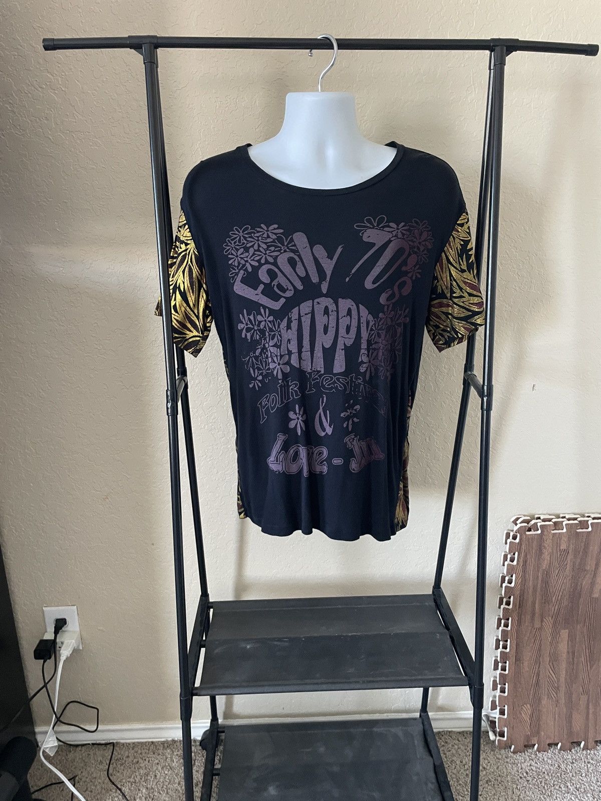 Custo Barcelona Early 70’s Hippy Folk Festival Graphic tee Size US S / EU 44-46 / 1 - 2 Thumbnail