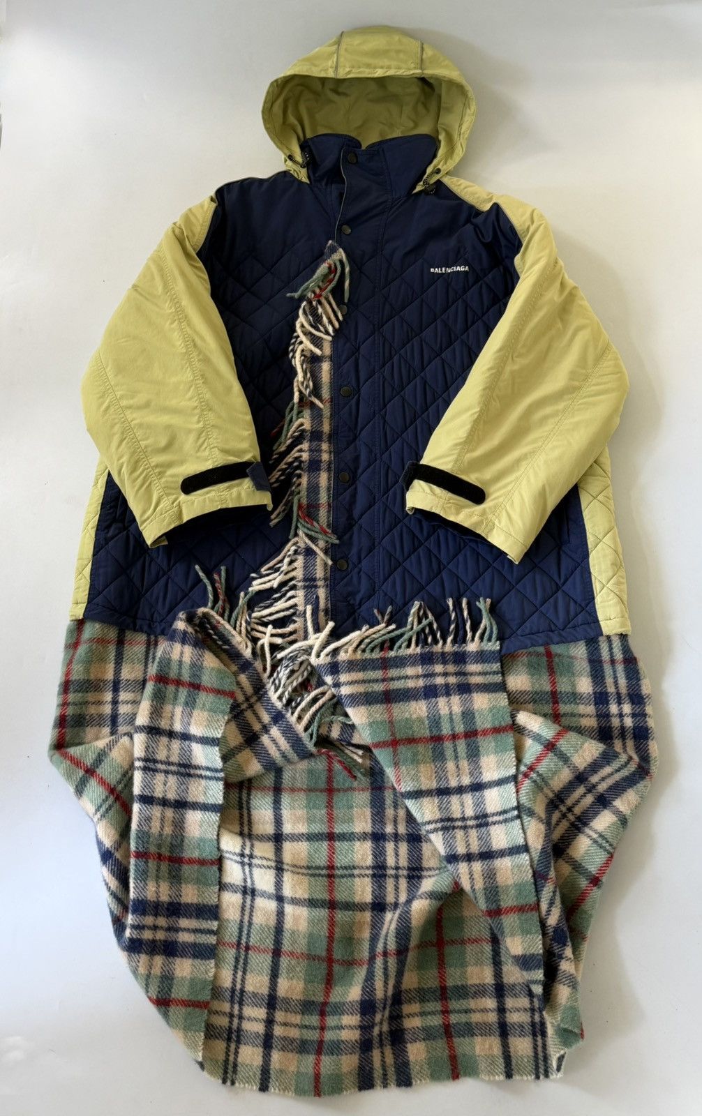 Balenciaga Balenciaga 2018 Pre-Fall Quilted Coat with Muffler Docking Size US XL / EU 56 / 4 - 2 Thumbnail