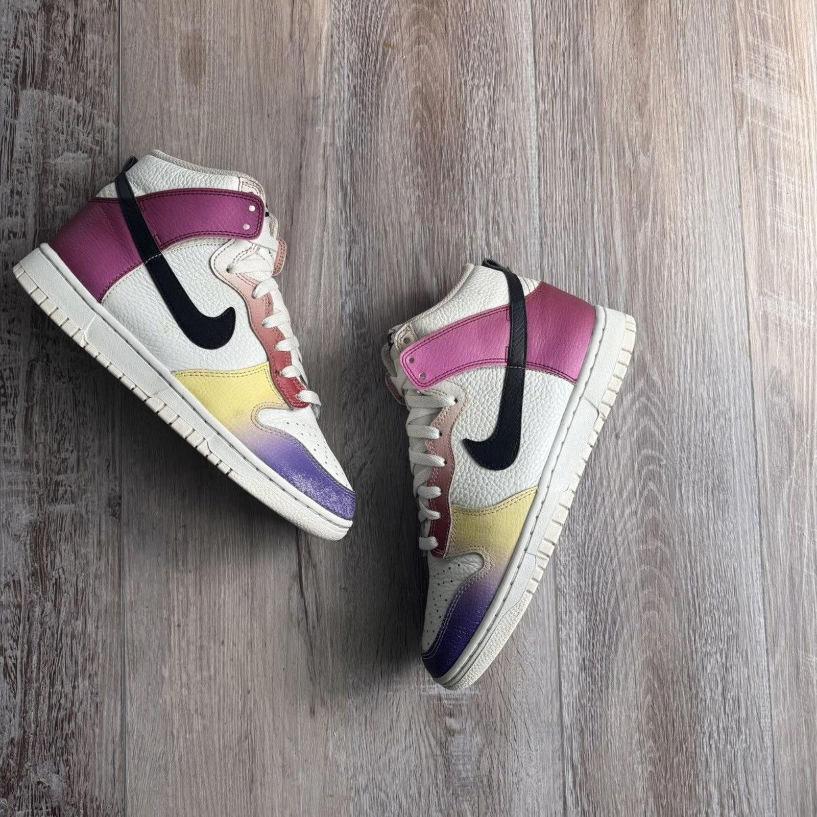 Nike NIKE • Dunk High "Multi-Color Gradient" (7M) Size US 7 / EU 40 - 9 Thumbnail