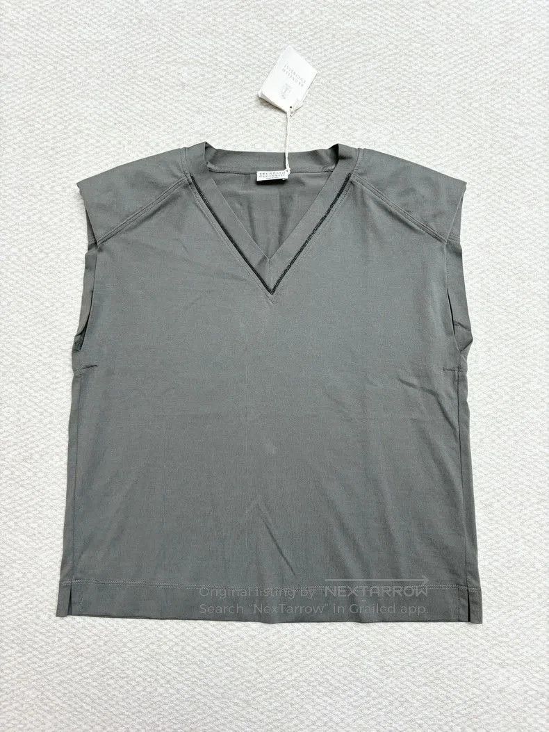 Brunello Cucinelli Brunello Cucinelli Gray V-Neck Sleeveless Top. Size US L / EU 52-54 / 3 - 1 Thumbnail
