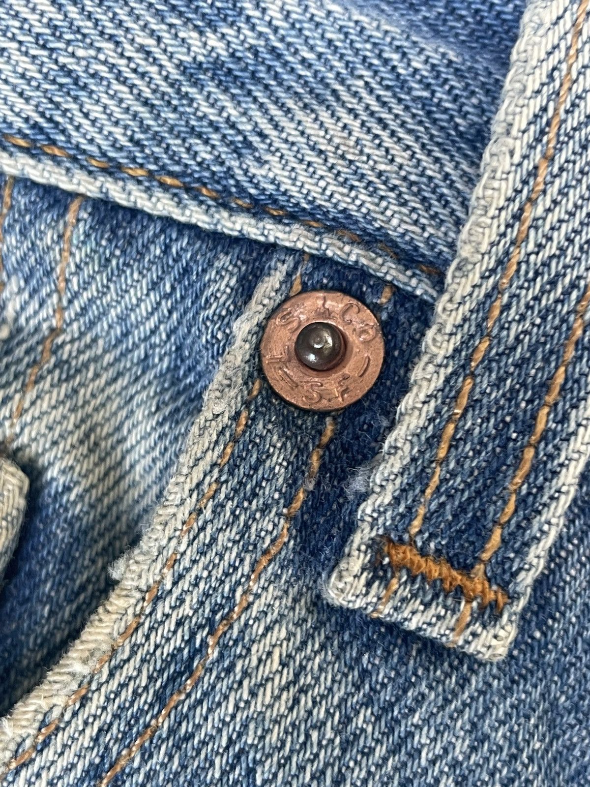 Levi's Vintage Clothing Vintage 1994 Levis 501XX Faded Distresed Size US 34 / EU 50 - 24 Thumbnail