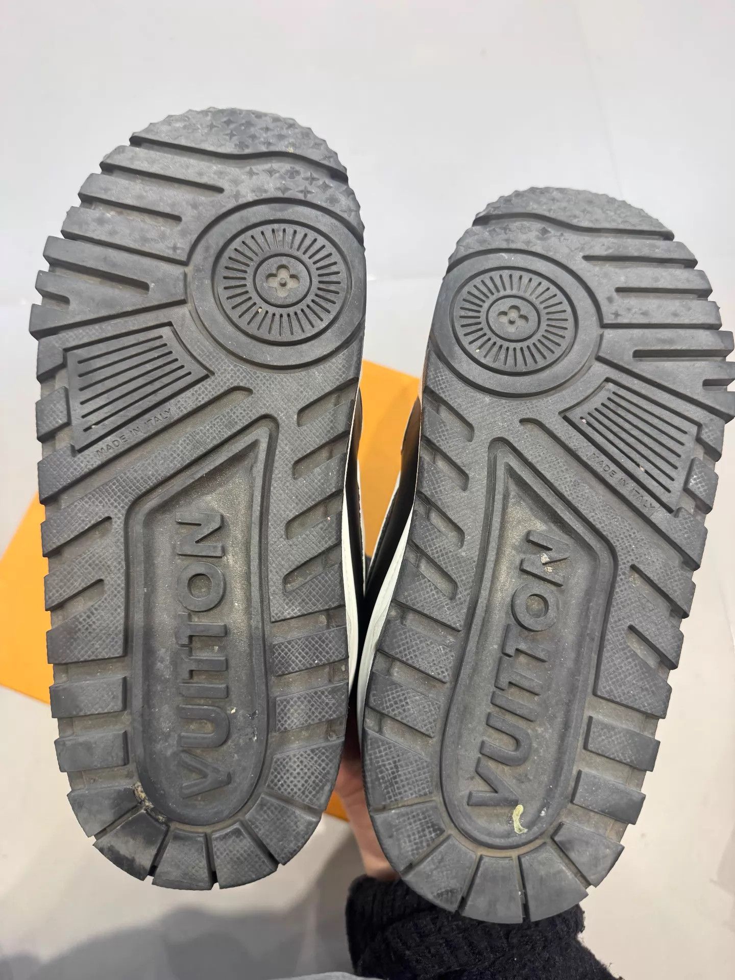 Louis Vuitton LOUIS VUITTON Trainer Maxi black and white men's Size US 6.5 / EU 39-40 - 5 Thumbnail