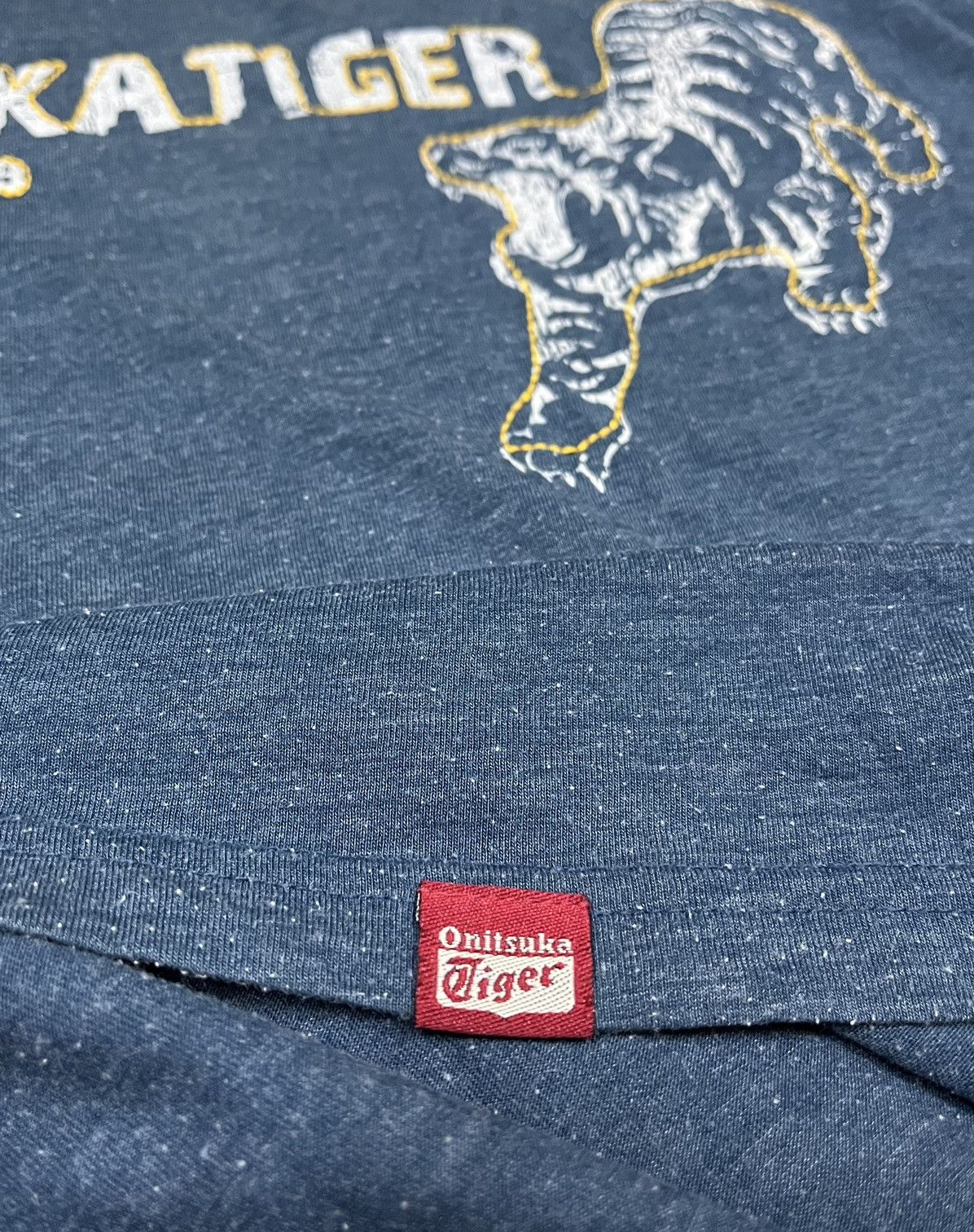 Japanese Brand ONITSUKA TIGER Long Sleeve Shirt x Rare Design Size US M / EU 48-50 / 2 - 7 Thumbnail