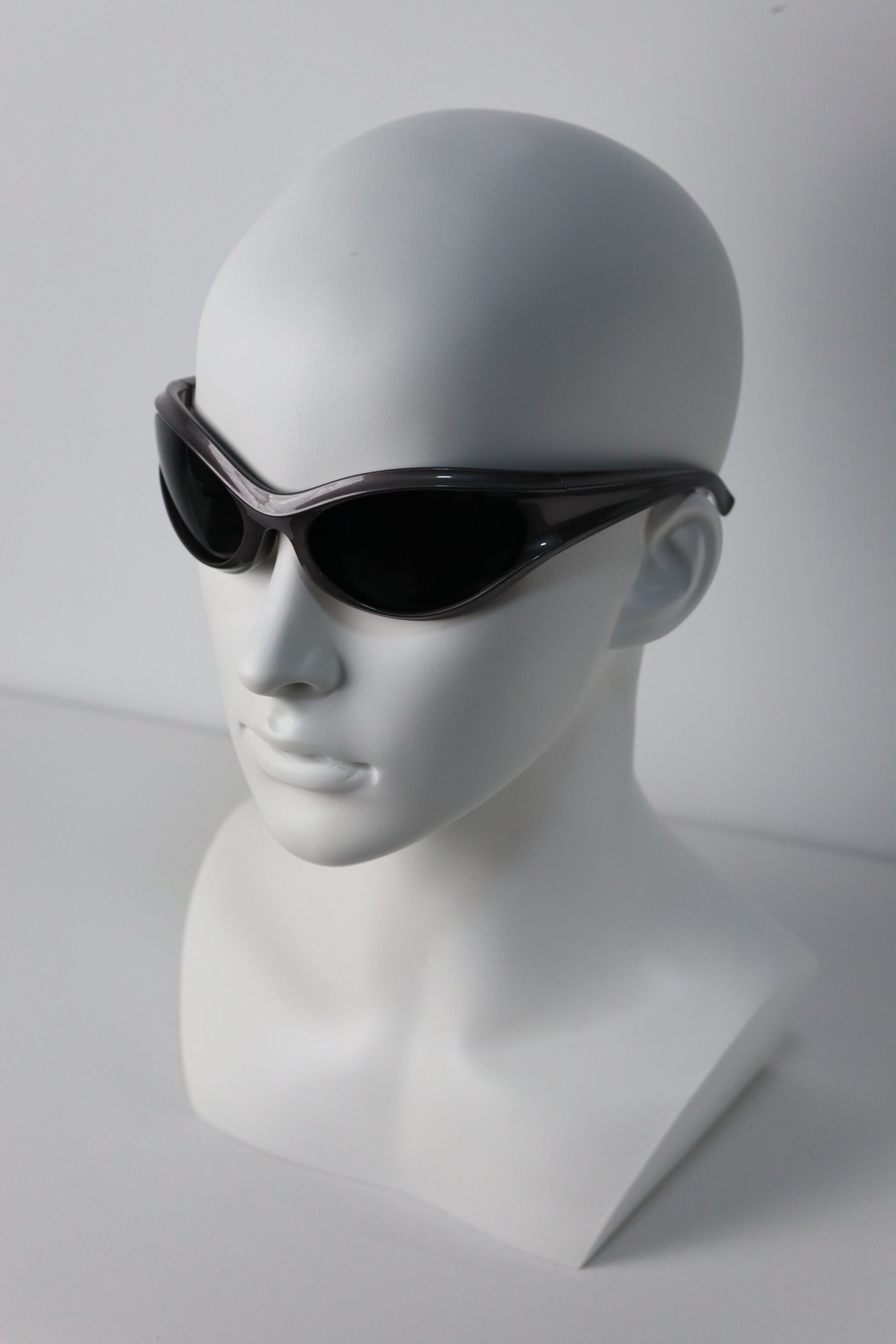 Japanese Brand Y2k Avant Garde Futuristic Gunmetal Gray Sunglasses OS Size ONE SIZE - 3 Thumbnail