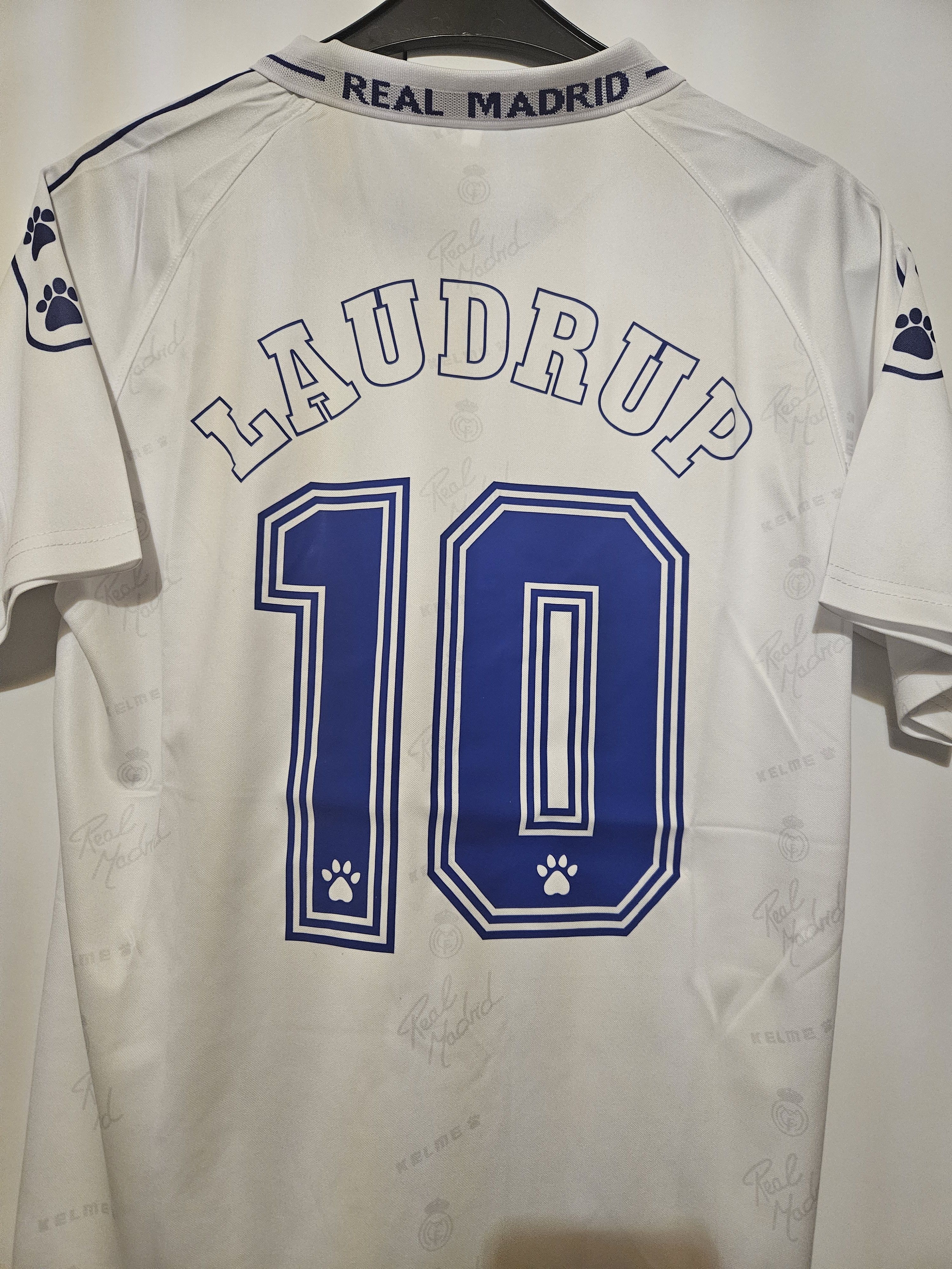 Other Laudrup 10 Real Madrid 1994/95 Vintage Soccer Jersey trikot Size US L / EU 52-54 / 3 - 3 Thumbnail