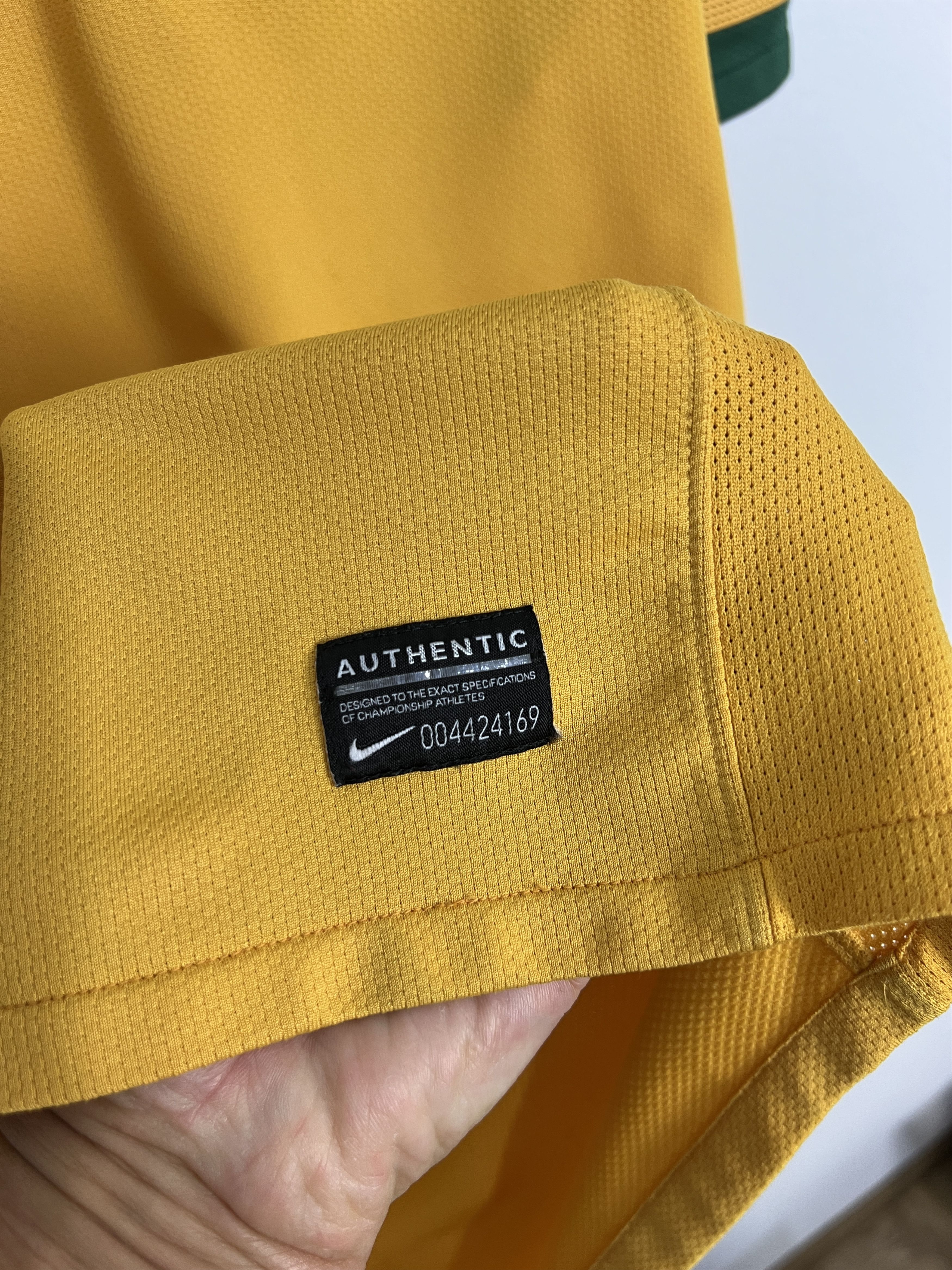 Nike Australia Home football shirt 2010 Soccer Nike Jersey Men Size US L / EU 52-54 / 3 - 4 Thumbnail