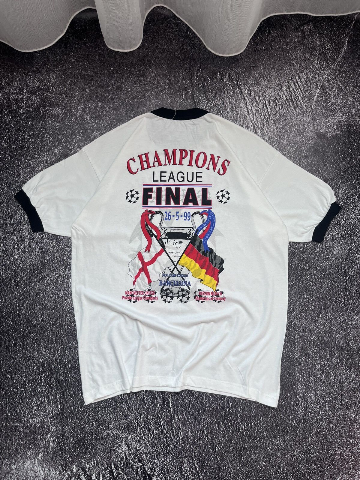 Vintage 1999 Manchester United Bayern Champions League Winners Tee Size US L / EU 52-54 / 3 - 2 Thumbnail