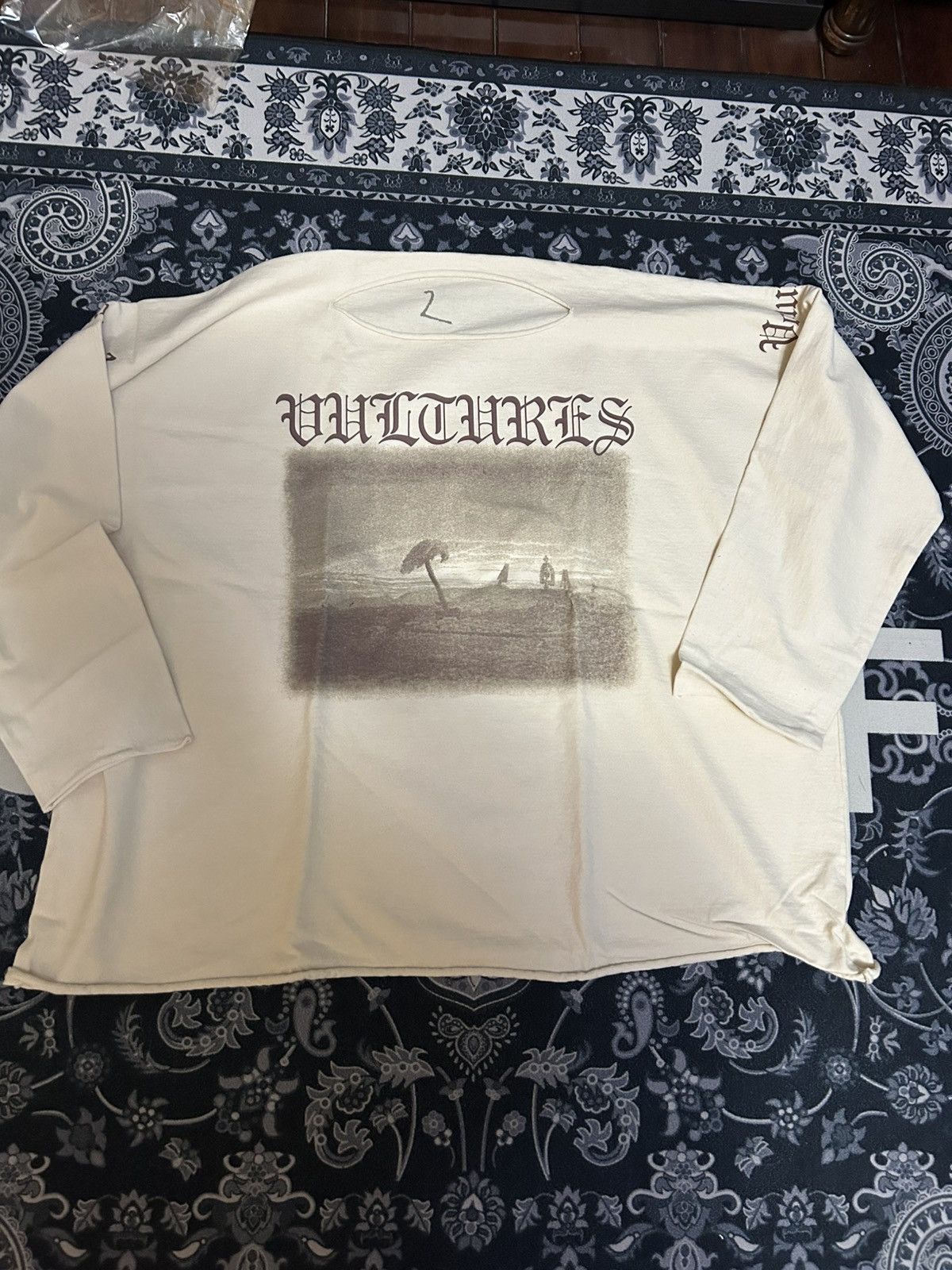 Kanye West Yeezy vultures long sleeve t shirt size 2 Size US L / EU 52-54 / 3 - 2 Thumbnail