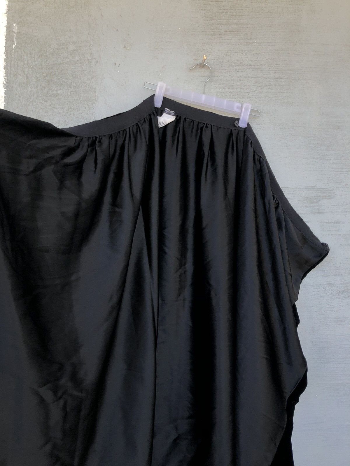 Giorgio Armani Vintage Giorgio Armani Velour Asymmetrical Skirt Size 26" / US 2 / IT 38 - 5 Thumbnail