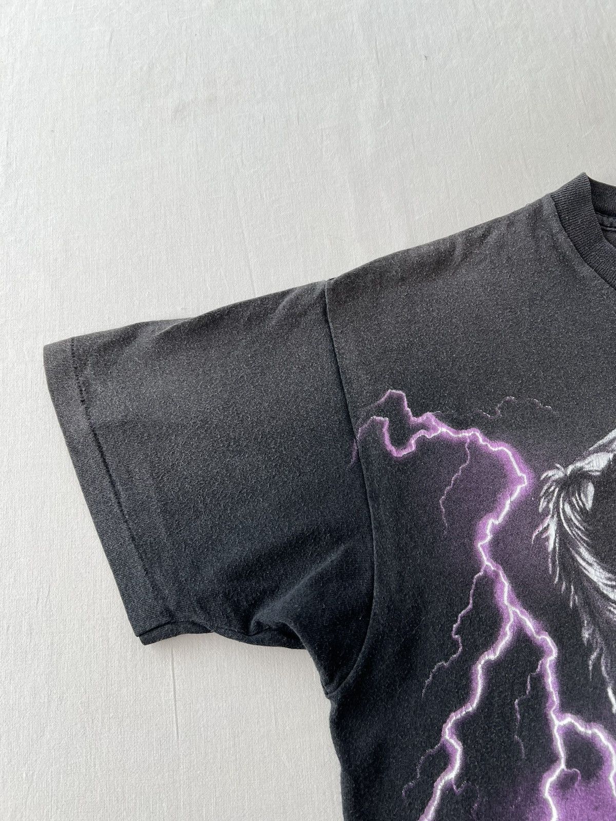 Vintage Vintage 1993 3D Emblem Horses Fighting Lightning T-shirt Size US L / EU 52-54 / 3 - 12 Thumbnail