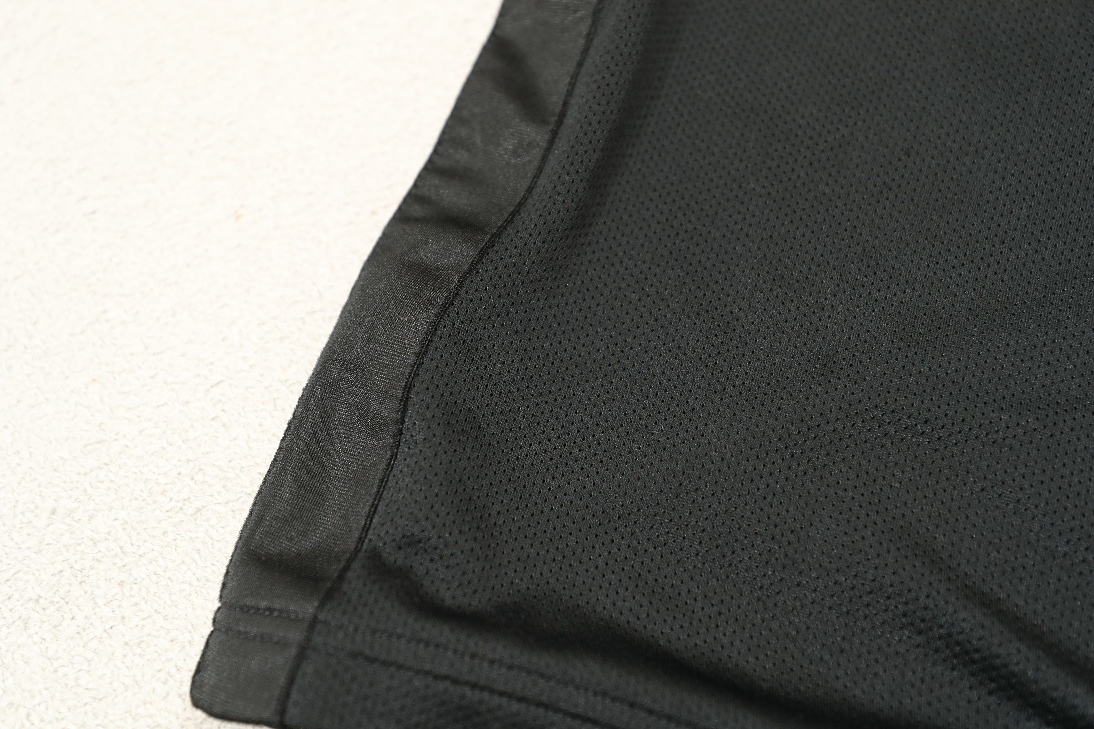 Nike Nike Black Athletic Polyester Shirt (L) Size US L / EU 52-54 / 3 - 11 Thumbnail