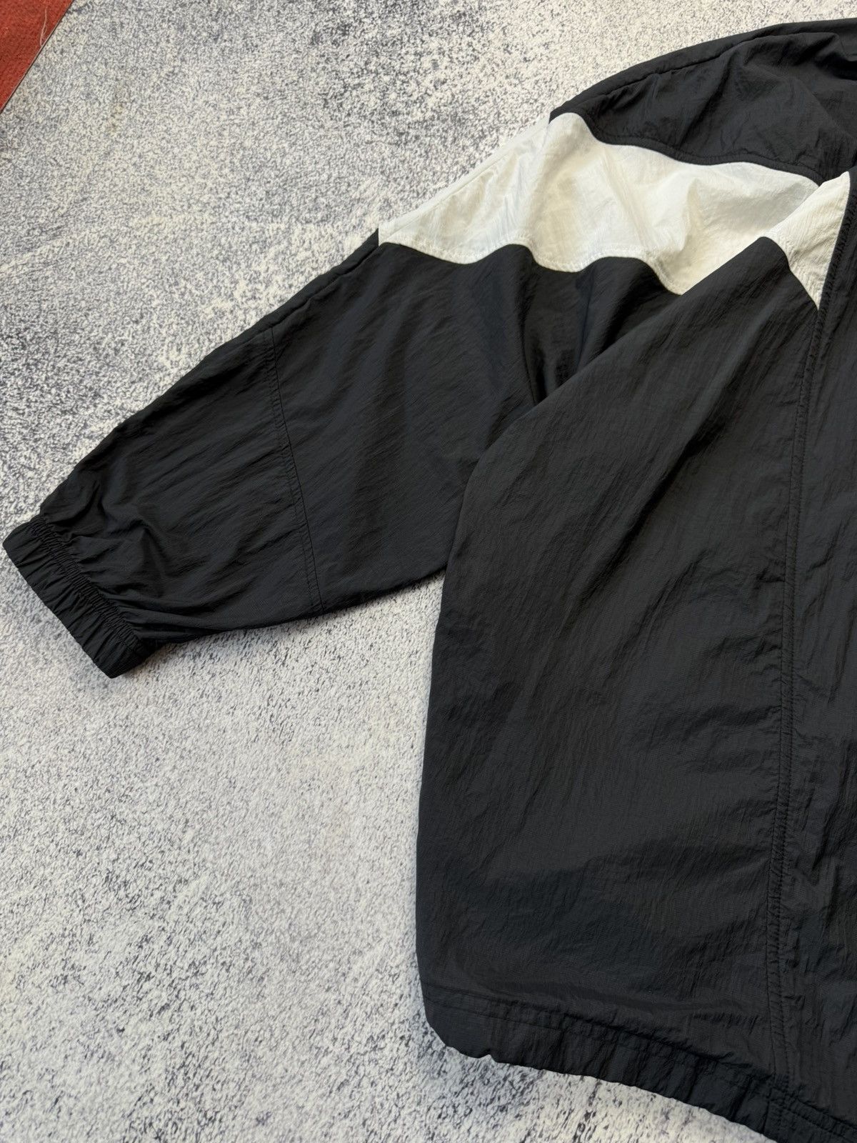 Nike Vintage Nike Track Big Logo Jacket Streetwear USA Size US XL / EU 56 / 4 - 13 Thumbnail