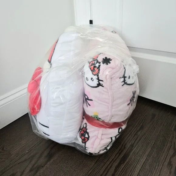 Japanese Brand Hello Kitty Pink Xmas Square Pillow/Shaped Head Pillow Set Size ONE SIZE - 3 Thumbnail