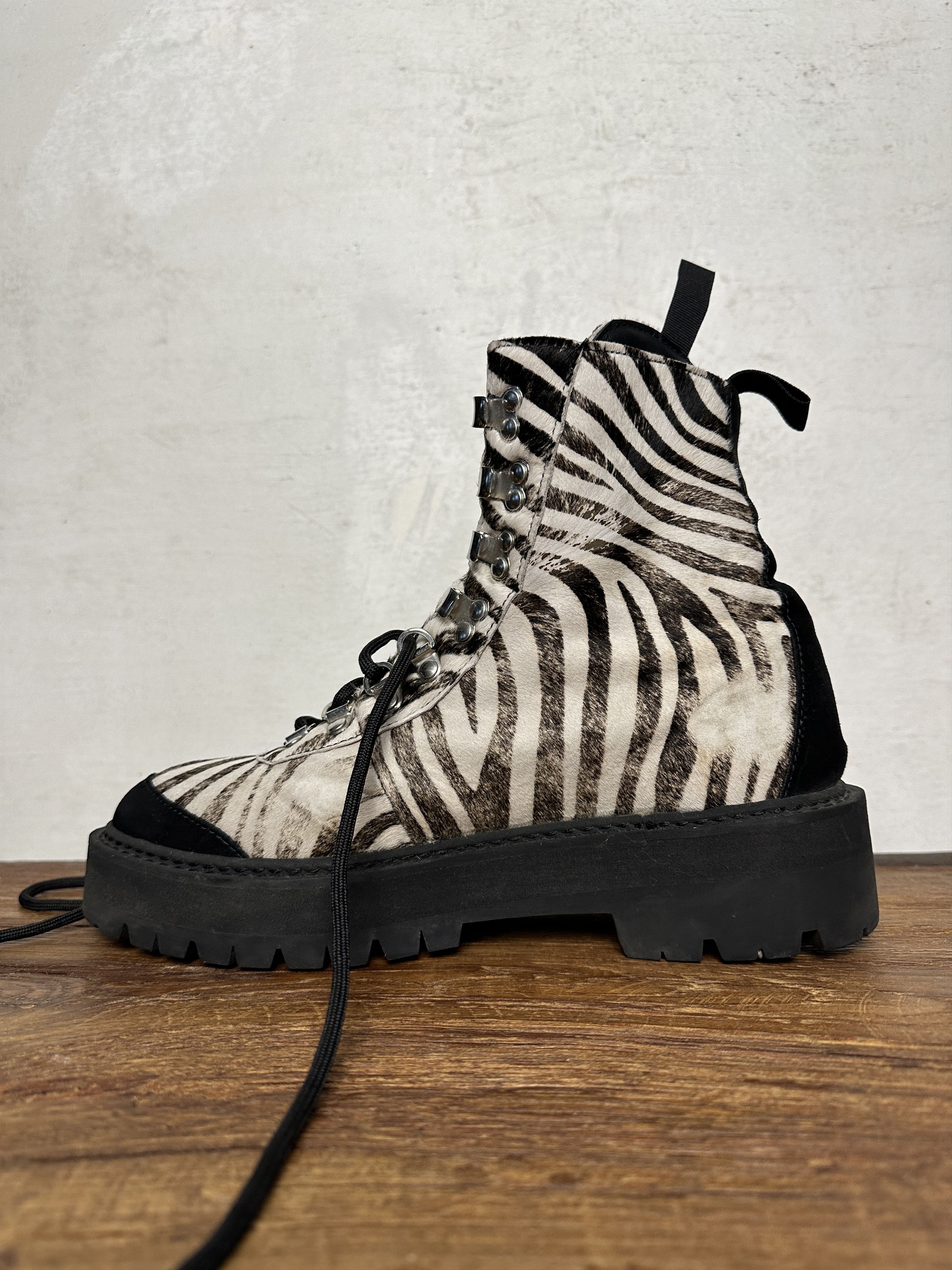Off-White Off-white Hiking Boots In Zebra Printed Calf Leather Size US 8 / IT 38 - 6 Thumbnail