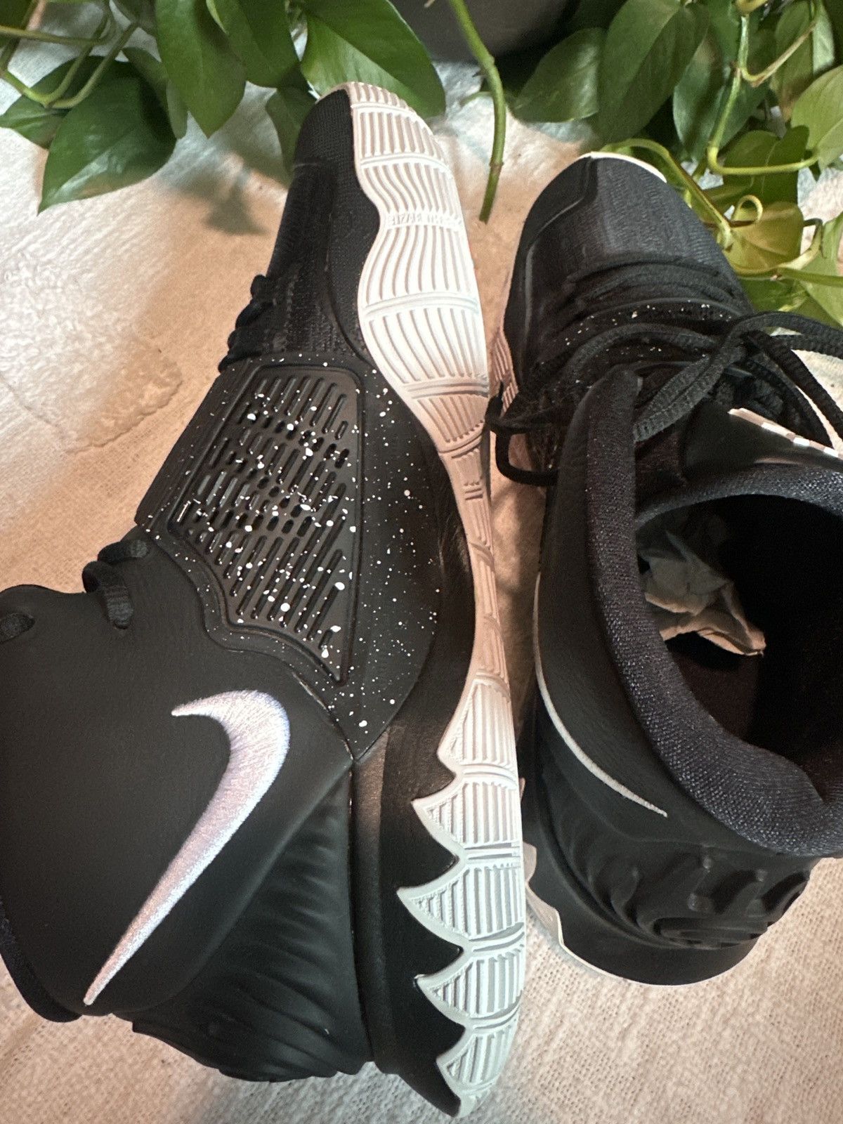 Nike Kyrie 8 Size US 14 / EU 47 - 6 Thumbnail