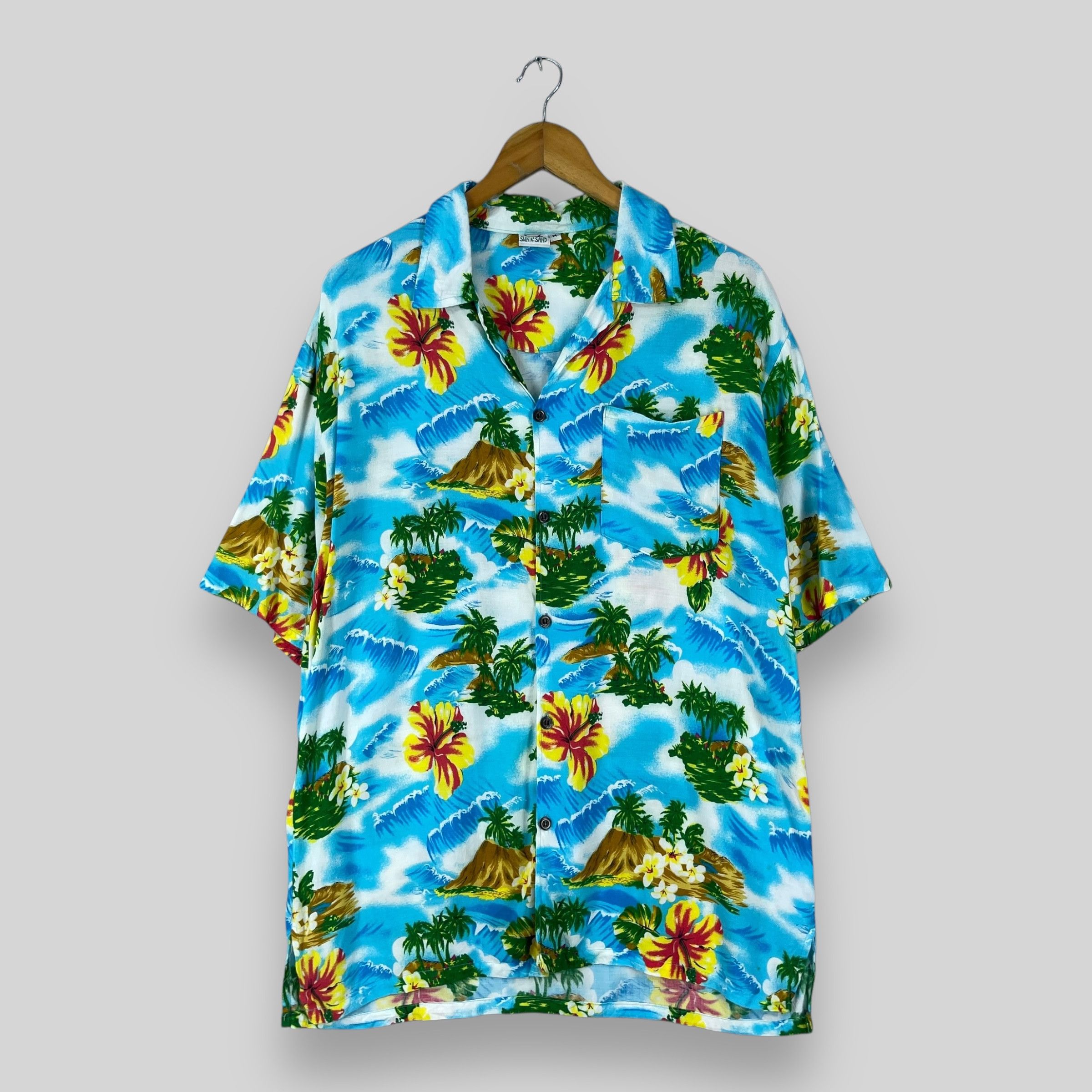 Vintage Vintage Hawaiian Island Beach Surfing Motive Rayon Shirt Size US M / EU 48-50 / 2 - 1 Thumbnail