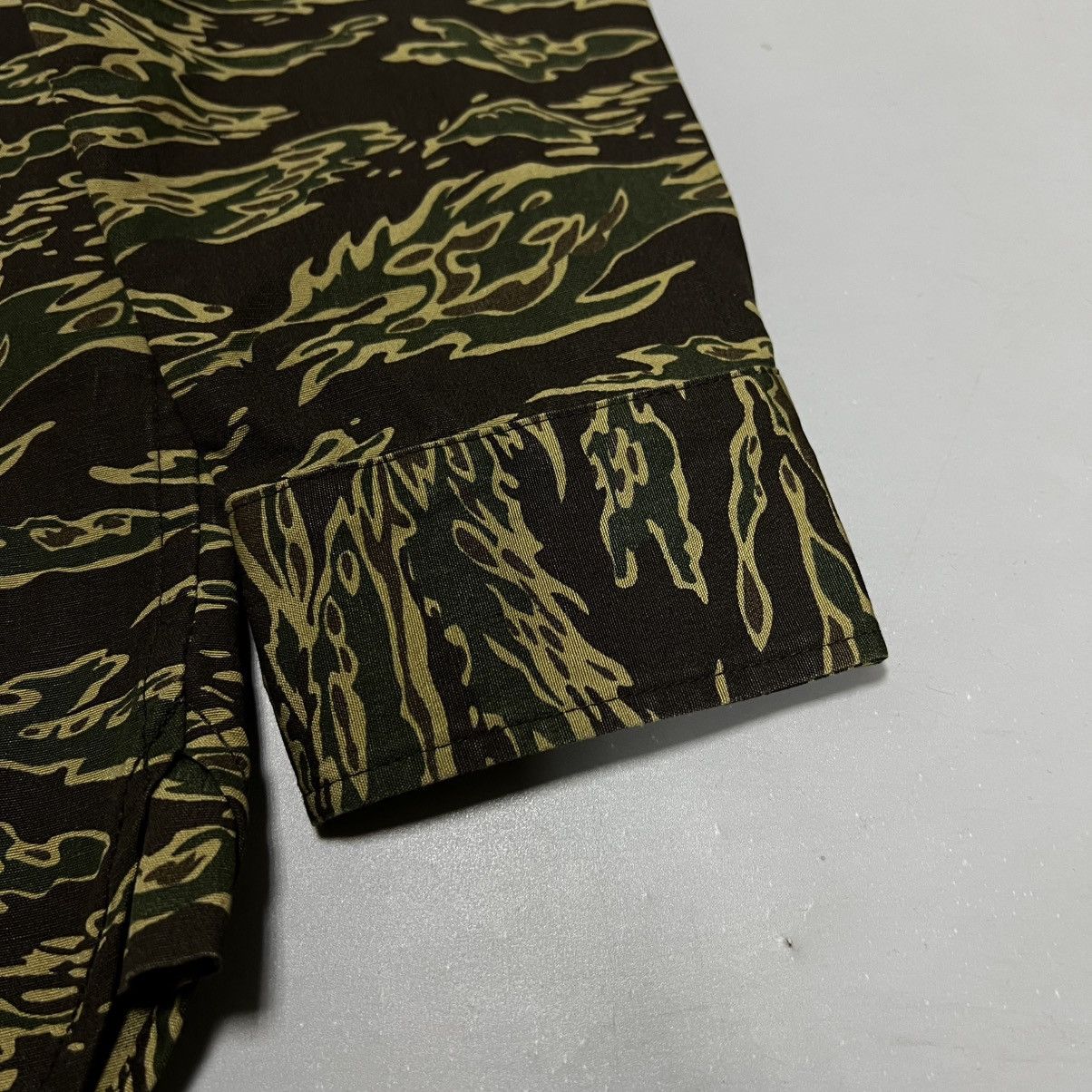 Carhartt × Carhartt Wip Carhartt WIP Memories Shirt Camo Tiger NEW Size US M / EU 48-50 / 2 - 11 Thumbnail