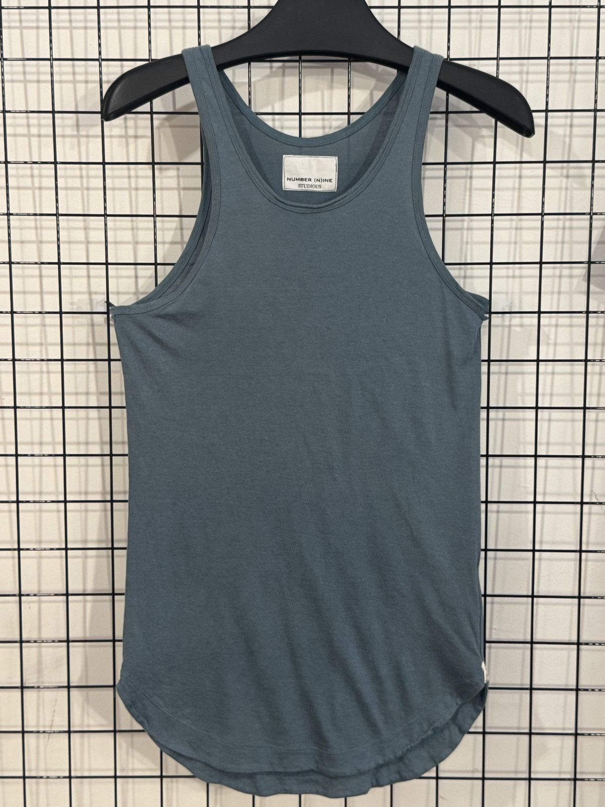 Number (N)ine tank top from the Number (N)ine x Studious collaboration. Size US XXS / EU 40 - 1 Thumbnail