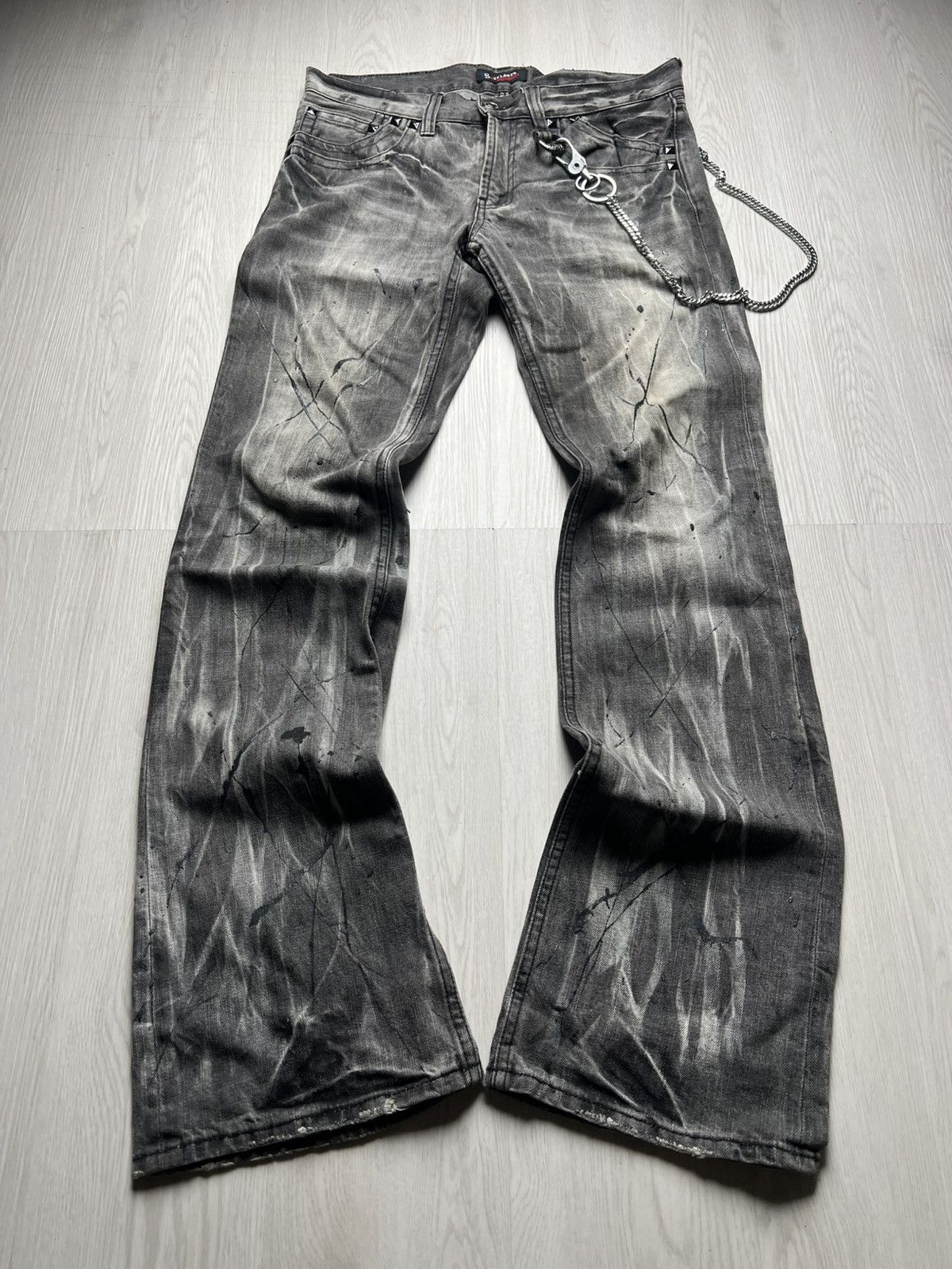 If Six Was Nine Sorridere Paint Splatter Studded Mudwash Flared Jeans Size US 31 - 1 Thumbnail
