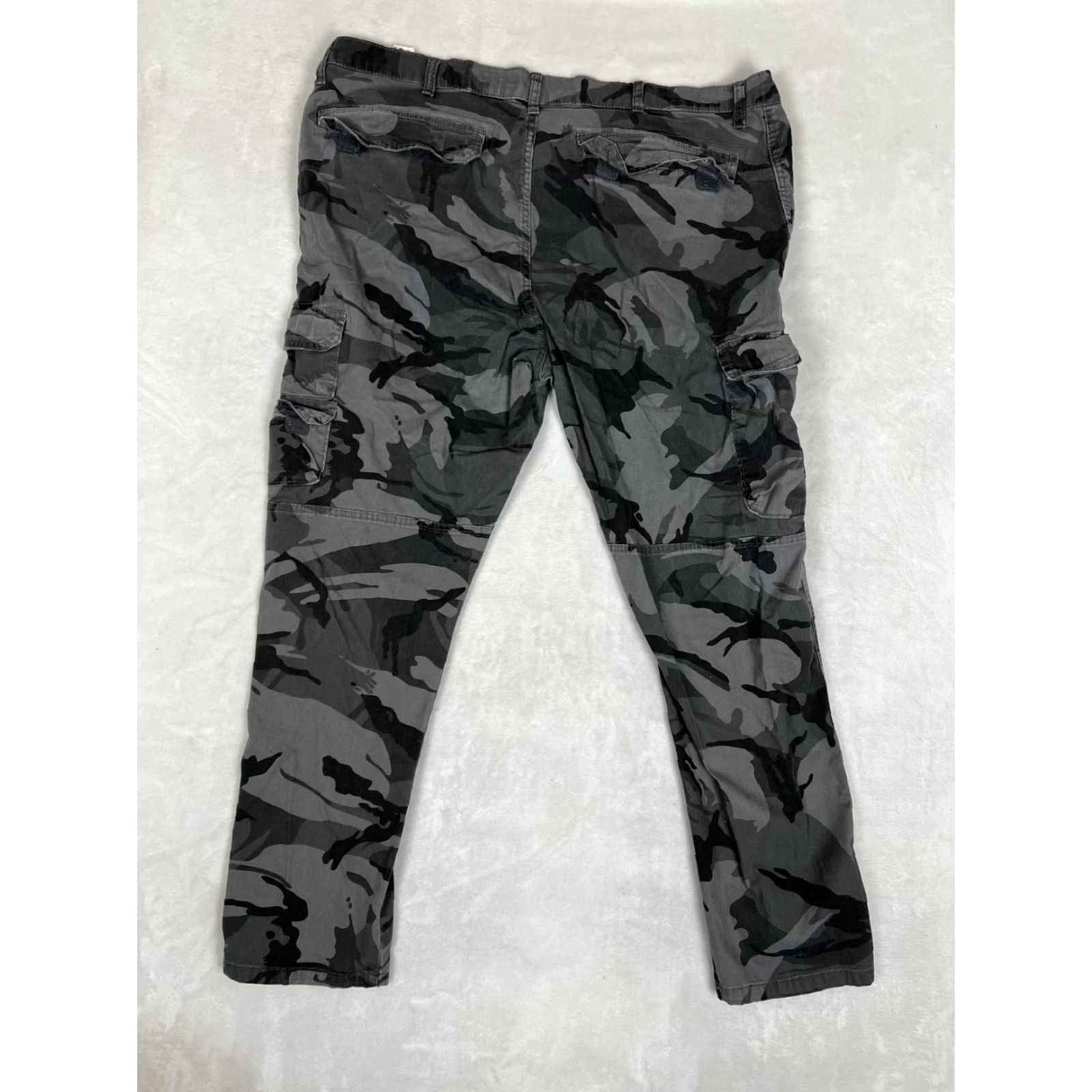 Wrangler Wrangler Cargo Pants Mens 42x30 Gray Camouflage Regular Tapered Stretch Utility Casual Pants Size US 42 / EU 58 - 6 Thumbnail